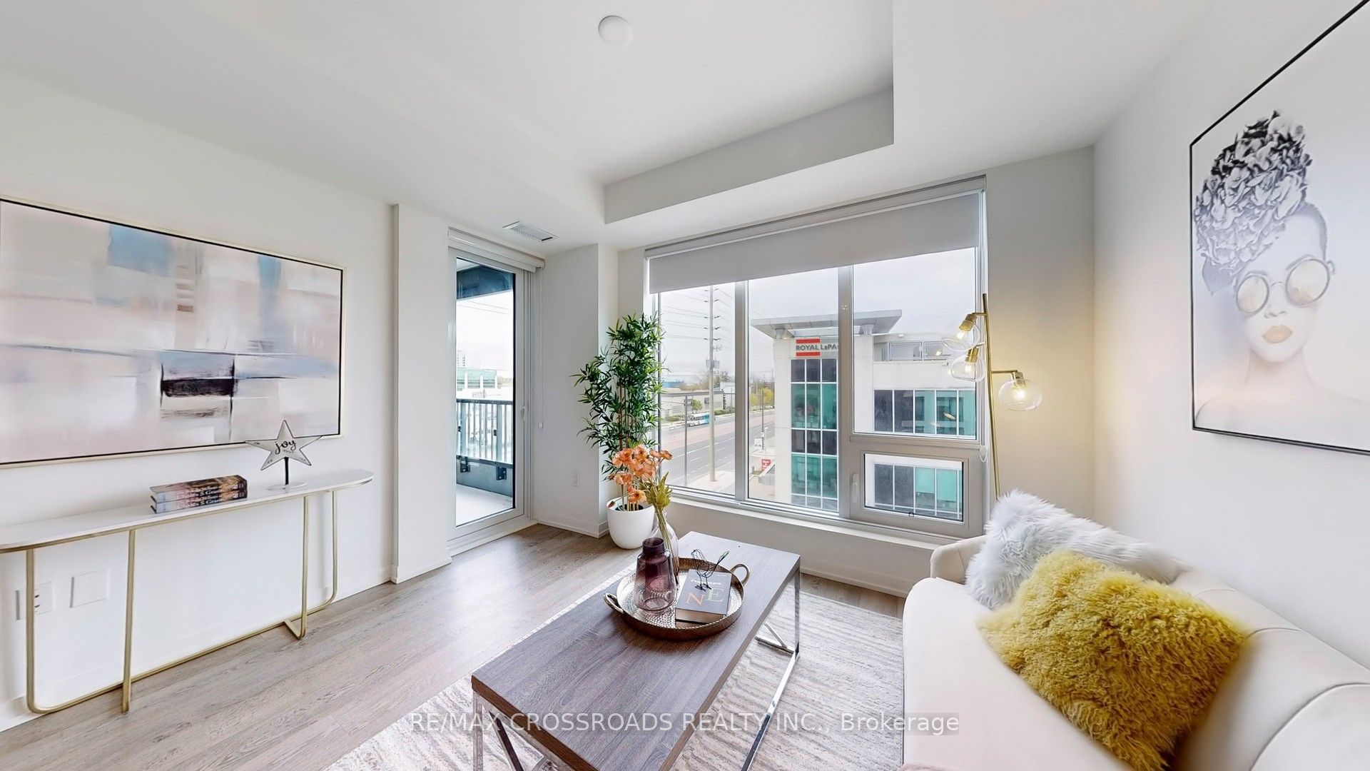 #319e - 8868 Yonge Street Property Photo 7