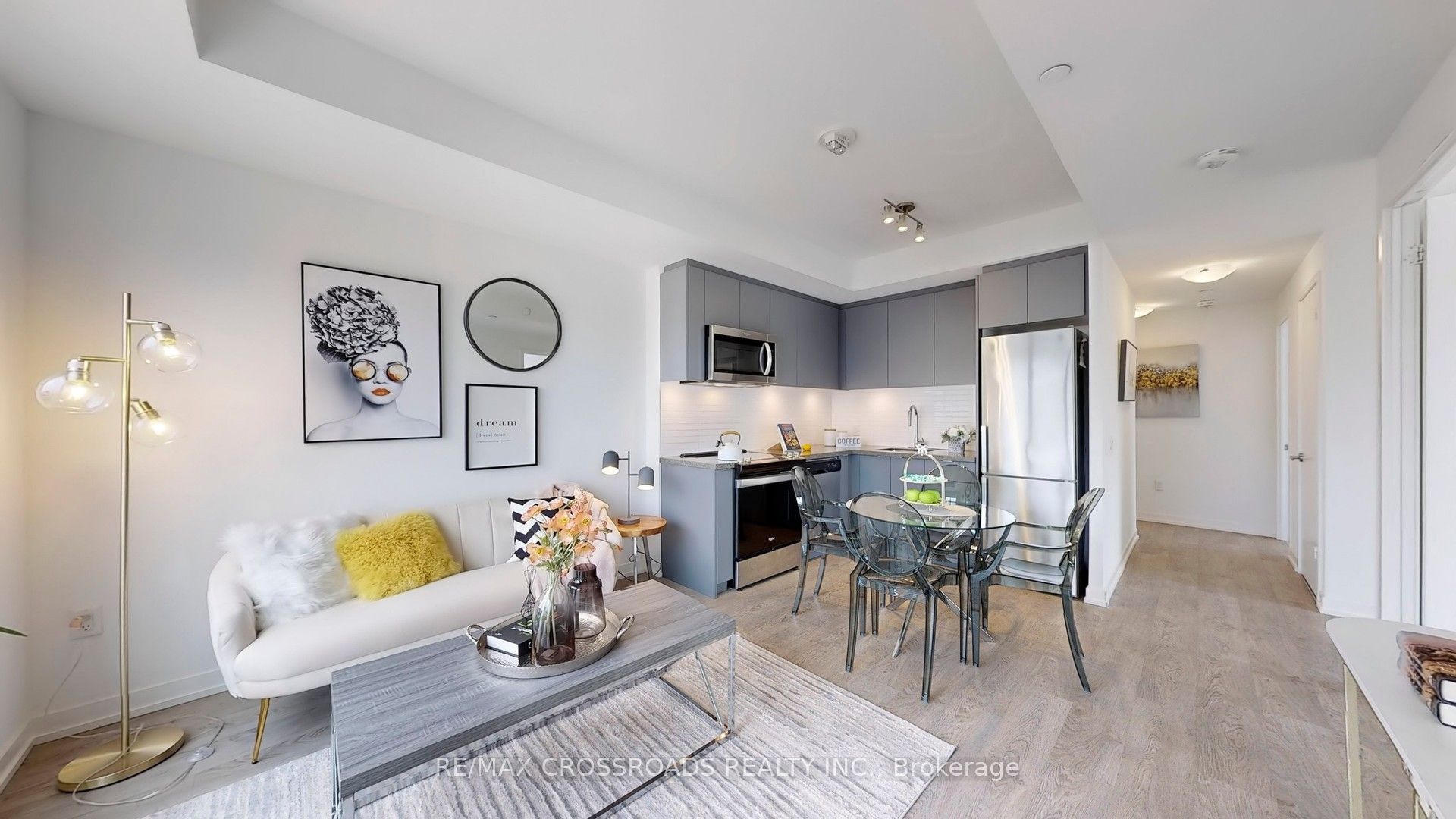 #319e - 8868 Yonge Street Property Photo 8