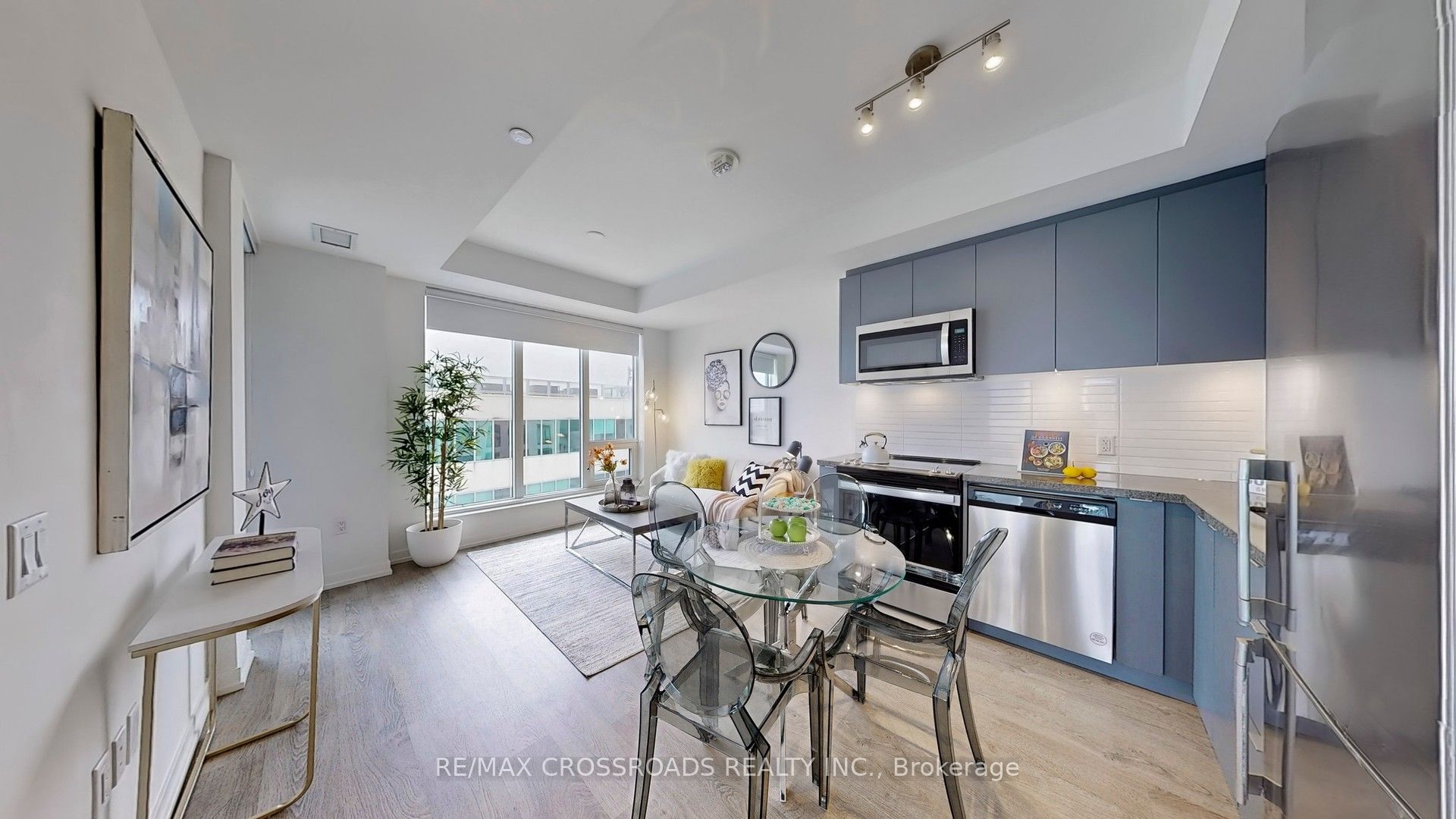 #319e - 8868 Yonge Street Property Photo 10