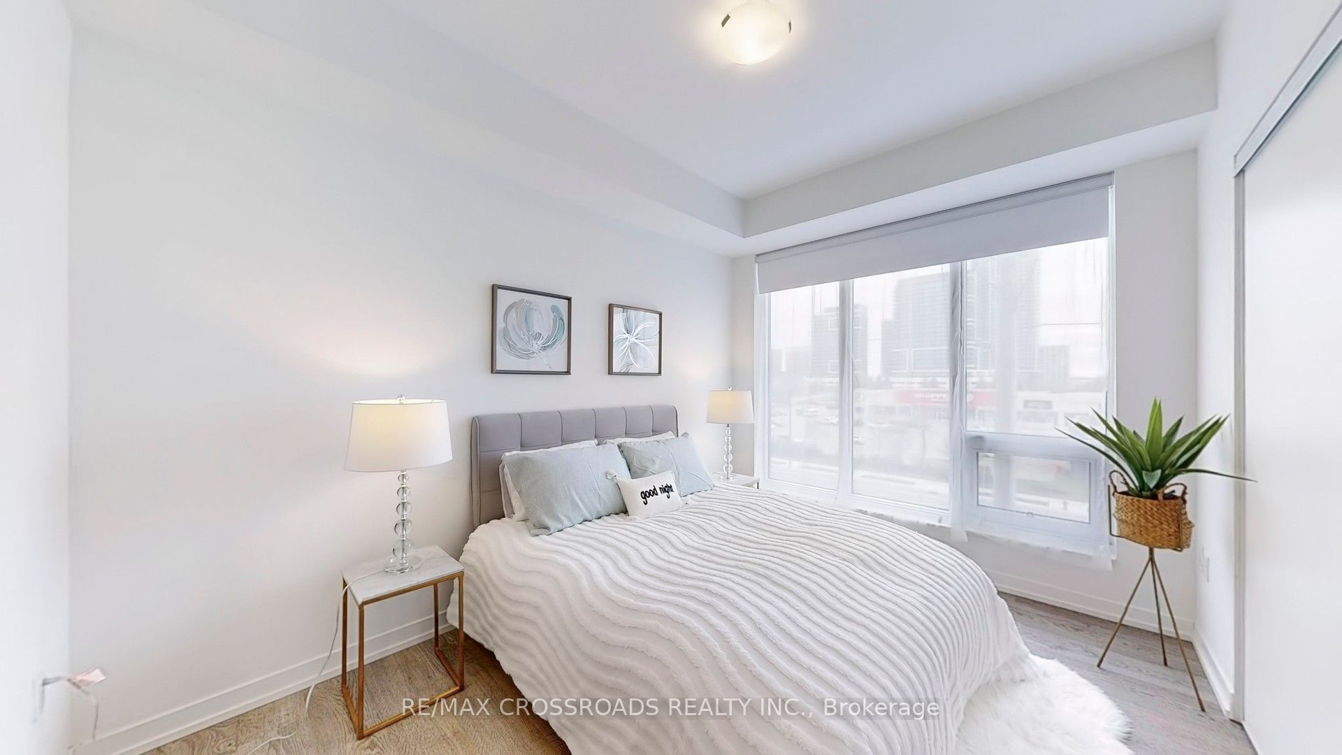 #319e - 8868 Yonge Street Property Photo 14