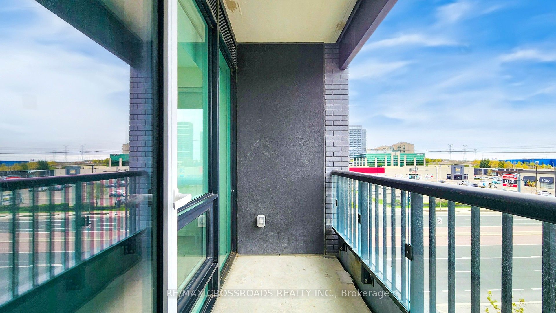 #319e - 8868 Yonge Street Property Photo 27