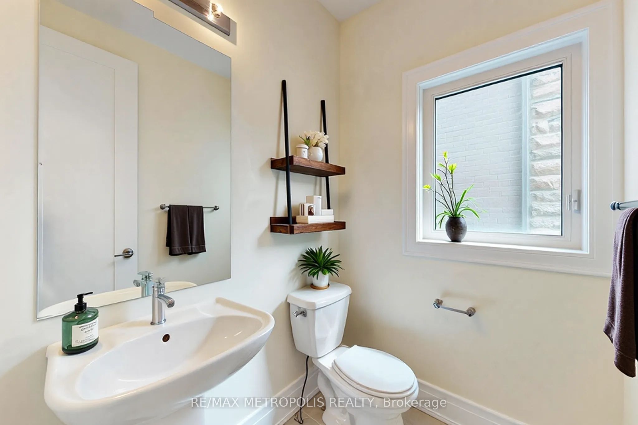 15 Seguin Street Property Photo 13