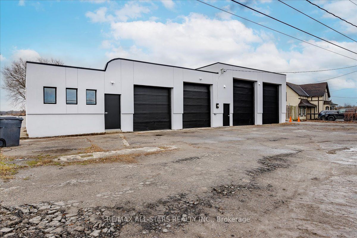 11874 Woodbine Avenue Property Photo 3