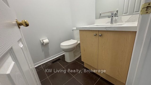 38 Coronet St Property Photo 16