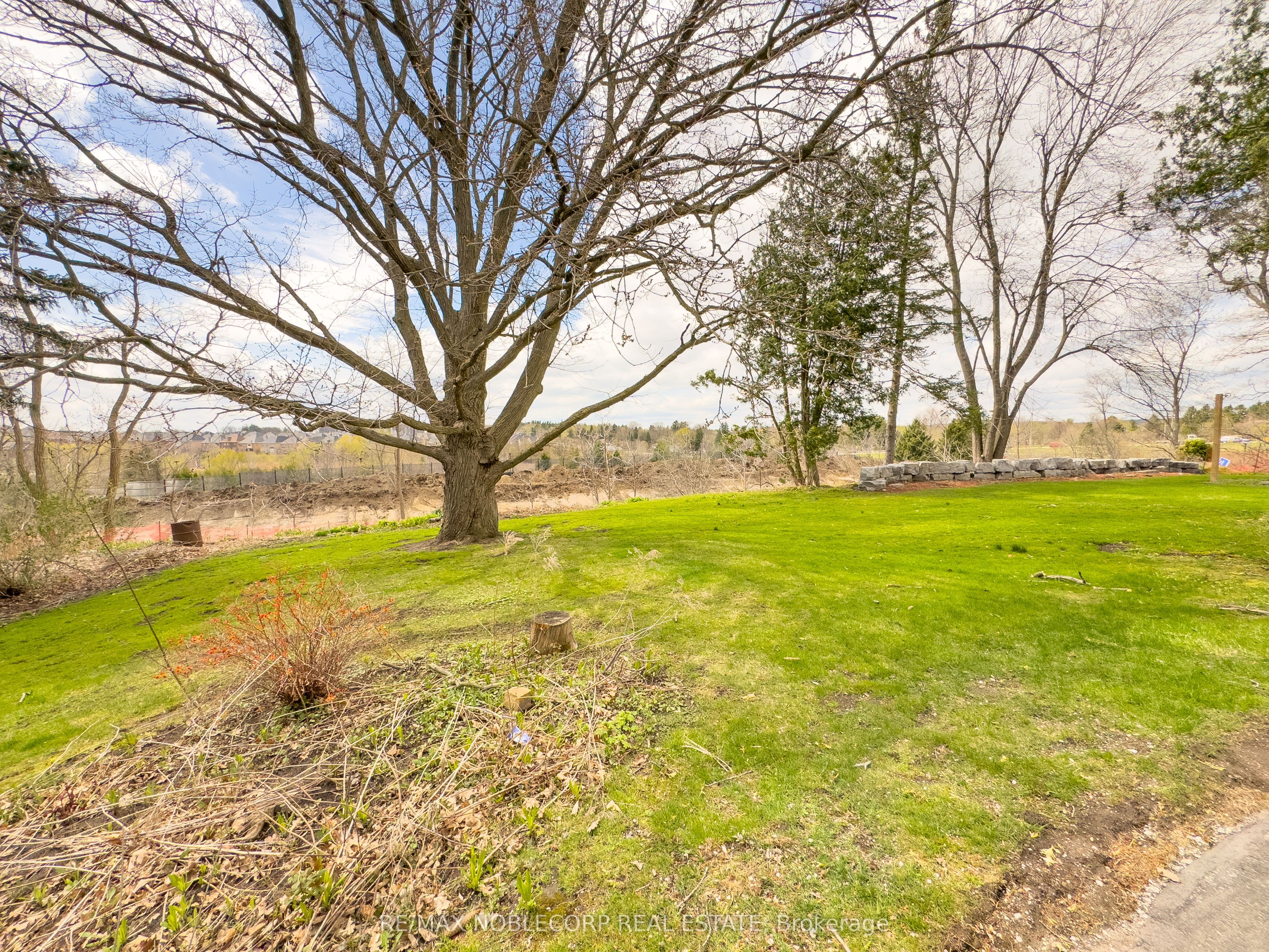 12958 Keele Street Property Photo 13