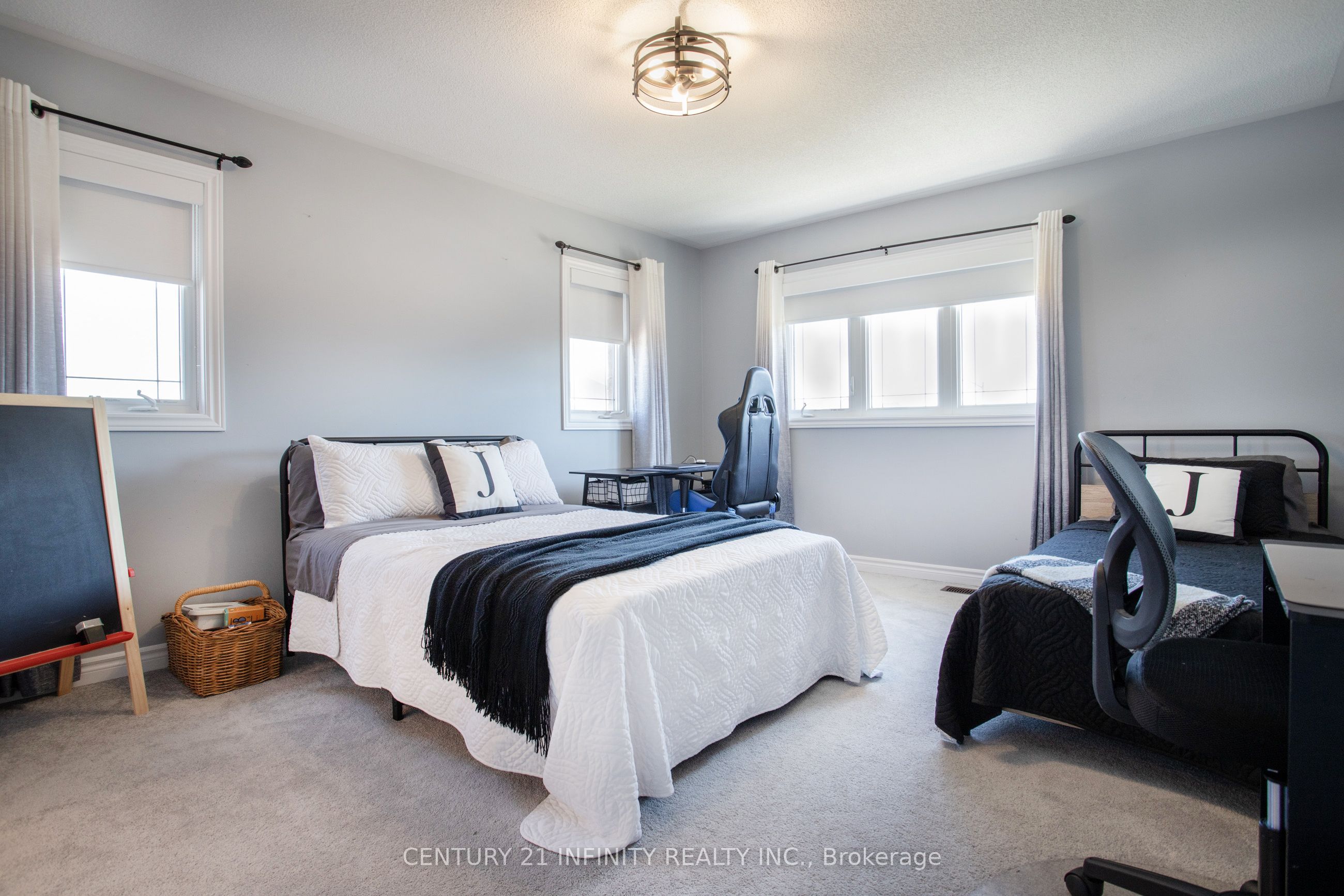 53 Furniss Street Property Photo 41