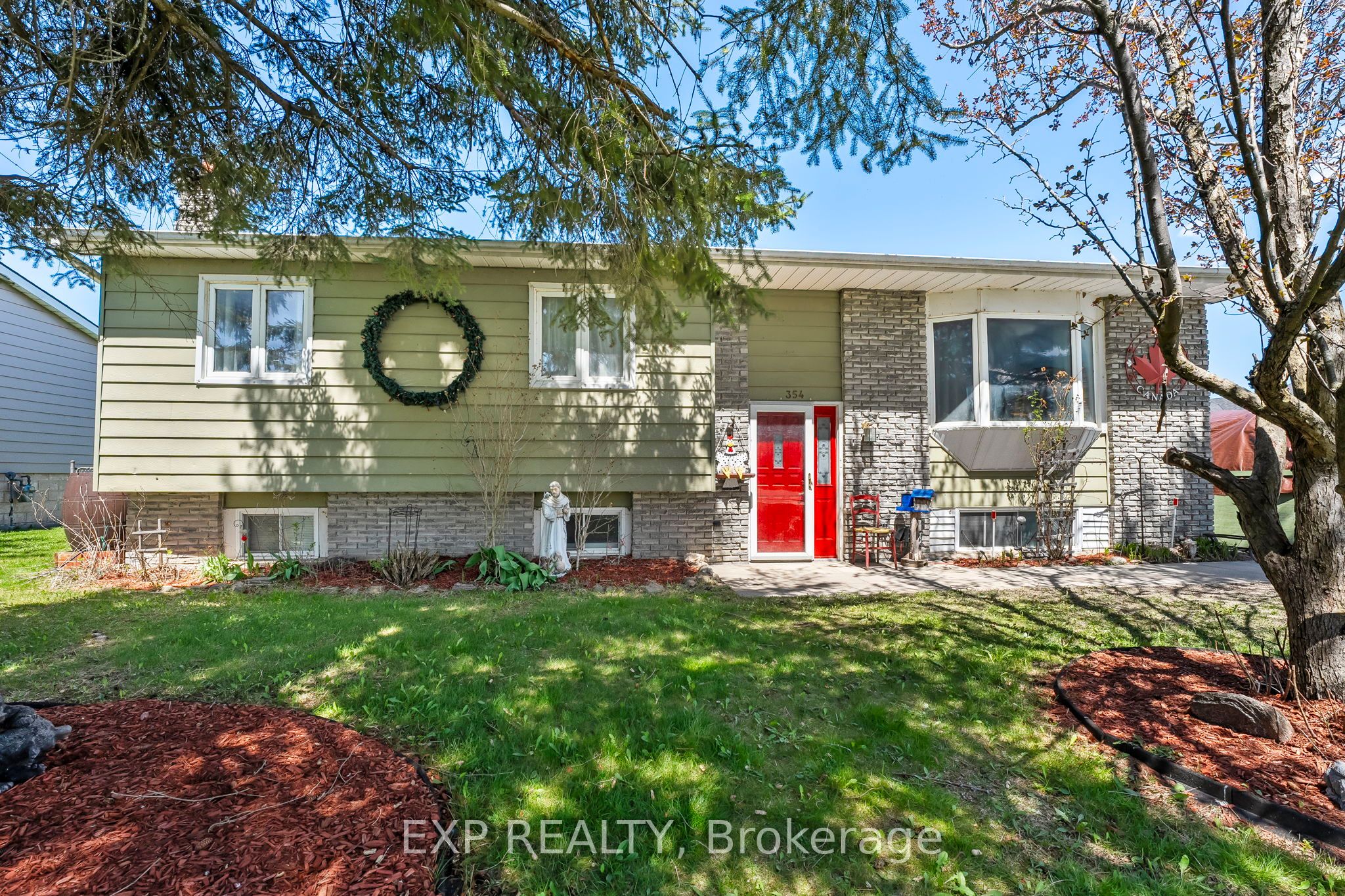 354 Lakeland Crescent Property Photo