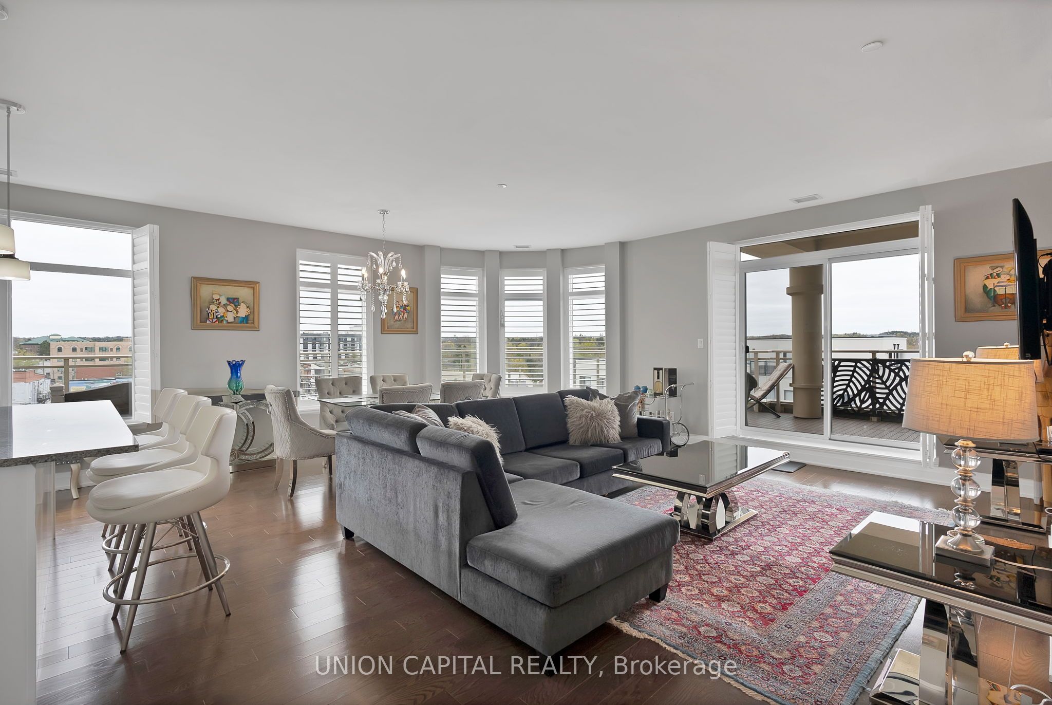 15277 Yonge St Property Photo 1