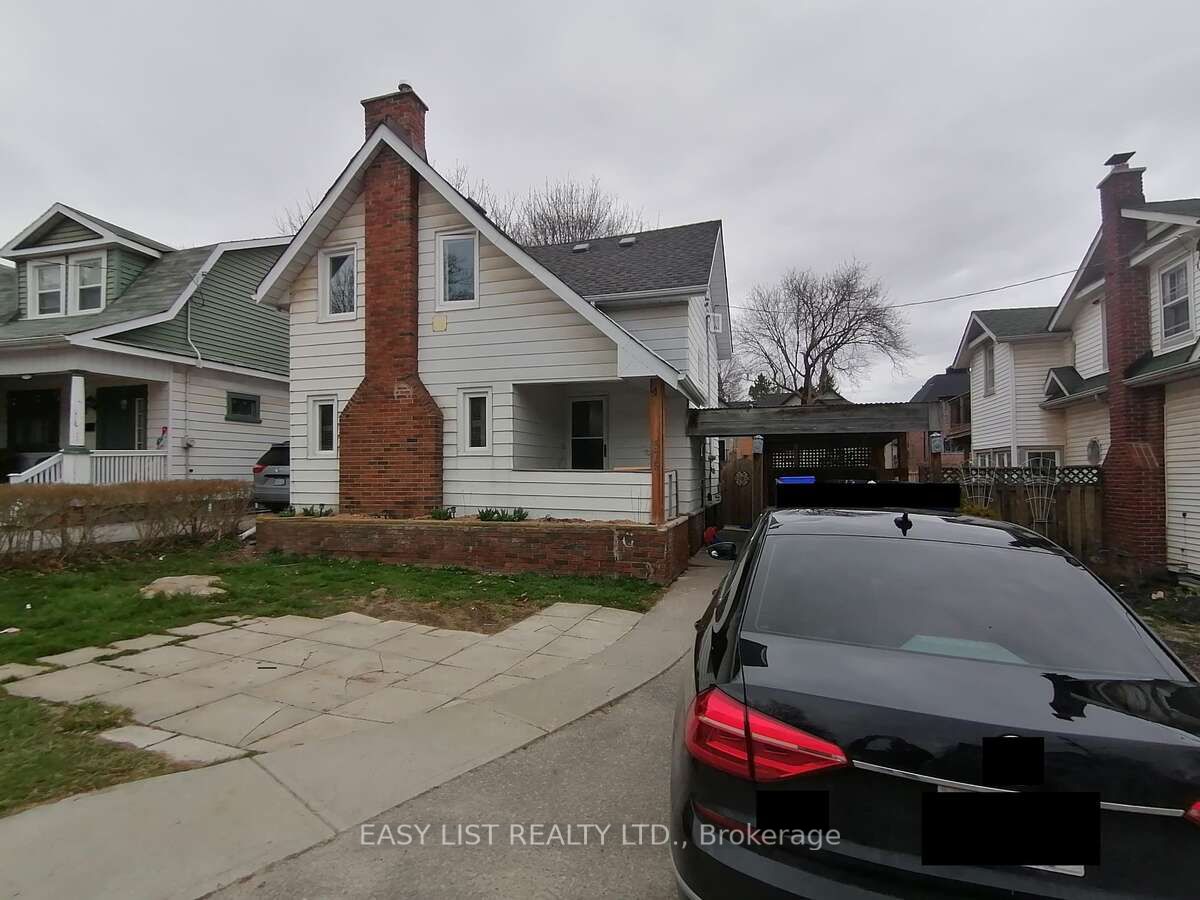 579 Gorham St Property Photo