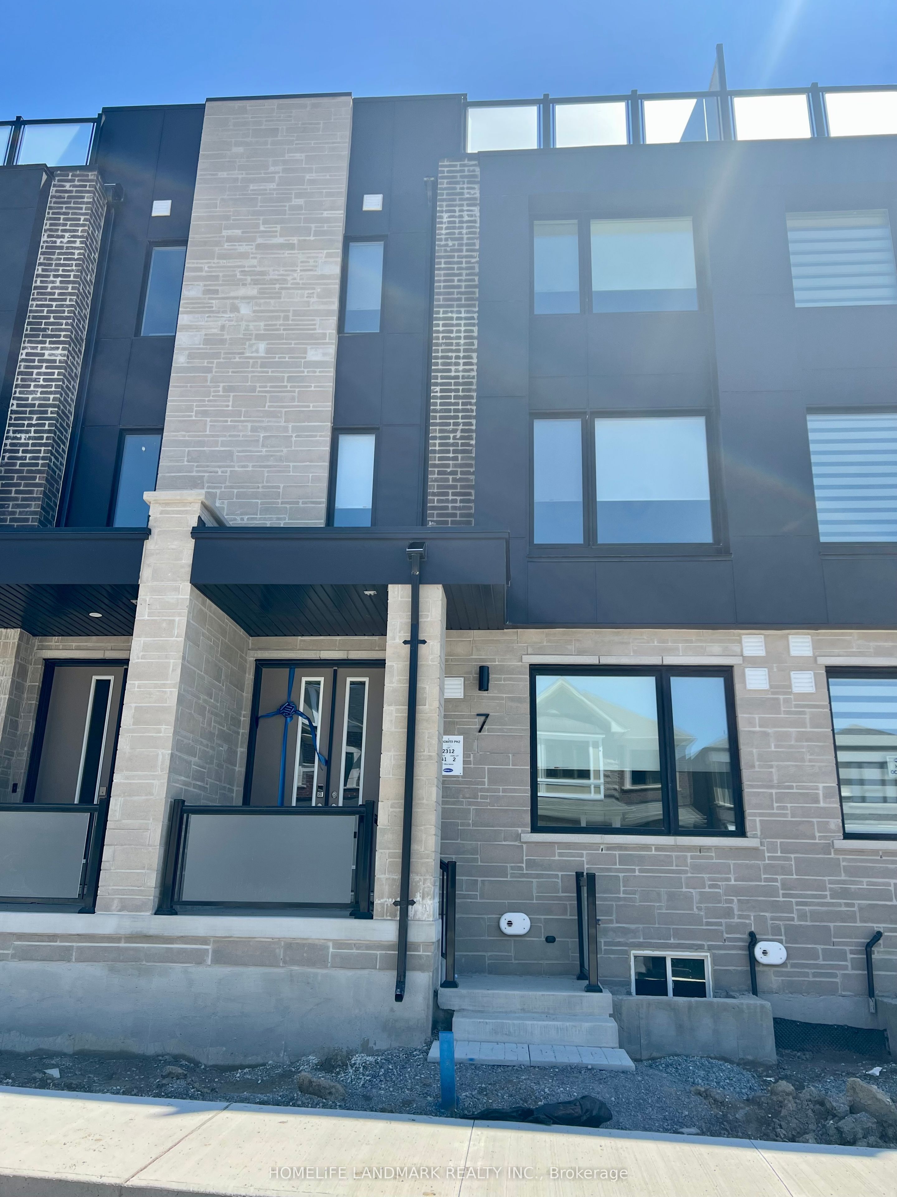 7 Wisla Ave Property Photo