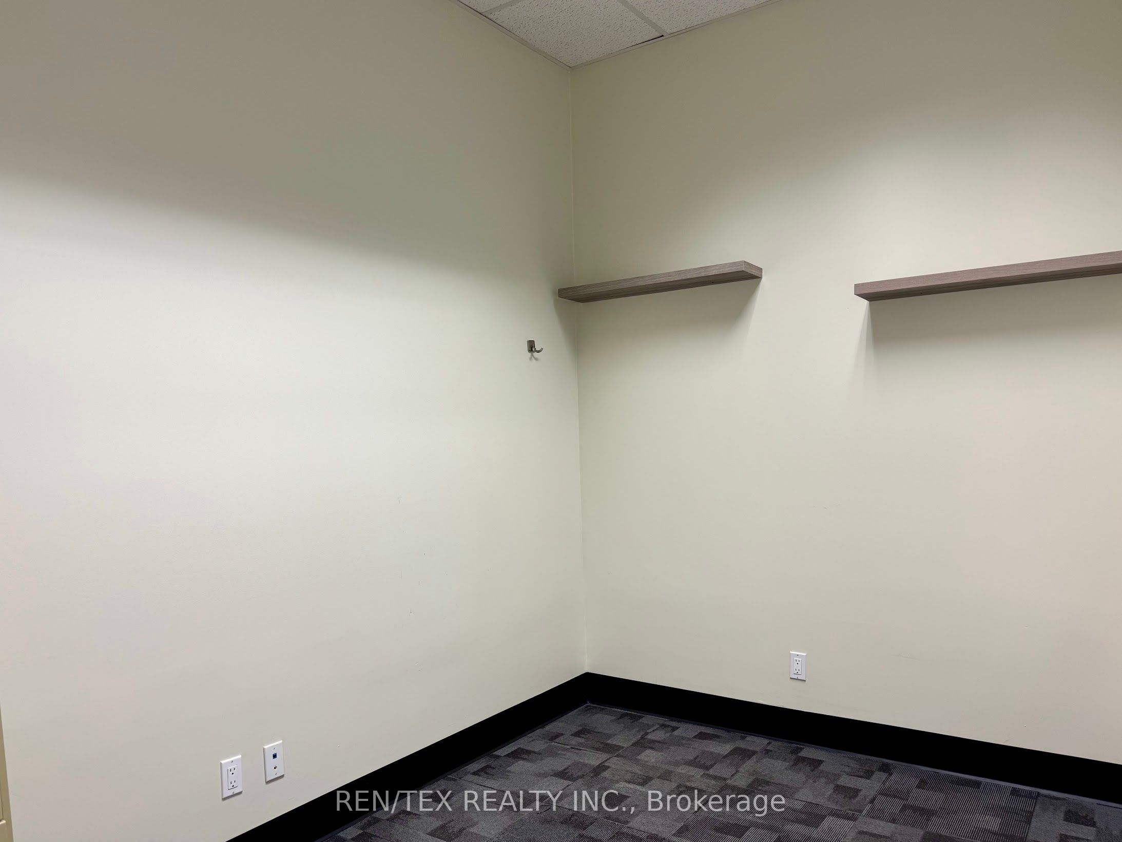 7500 27 Highway 7 Property Photo 6