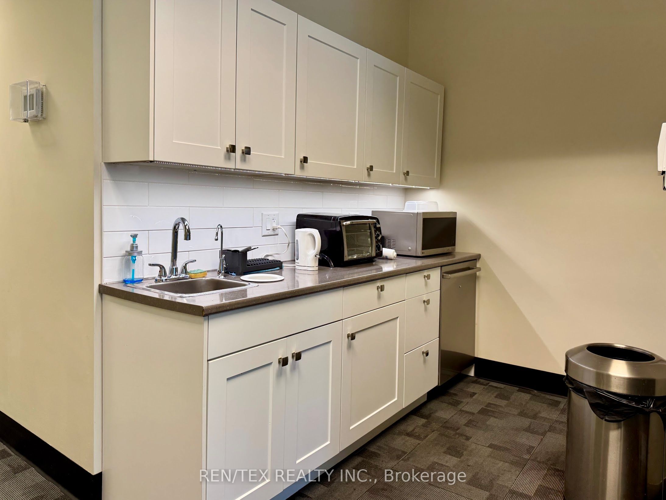 7500 27 Highway 7 Property Photo 8