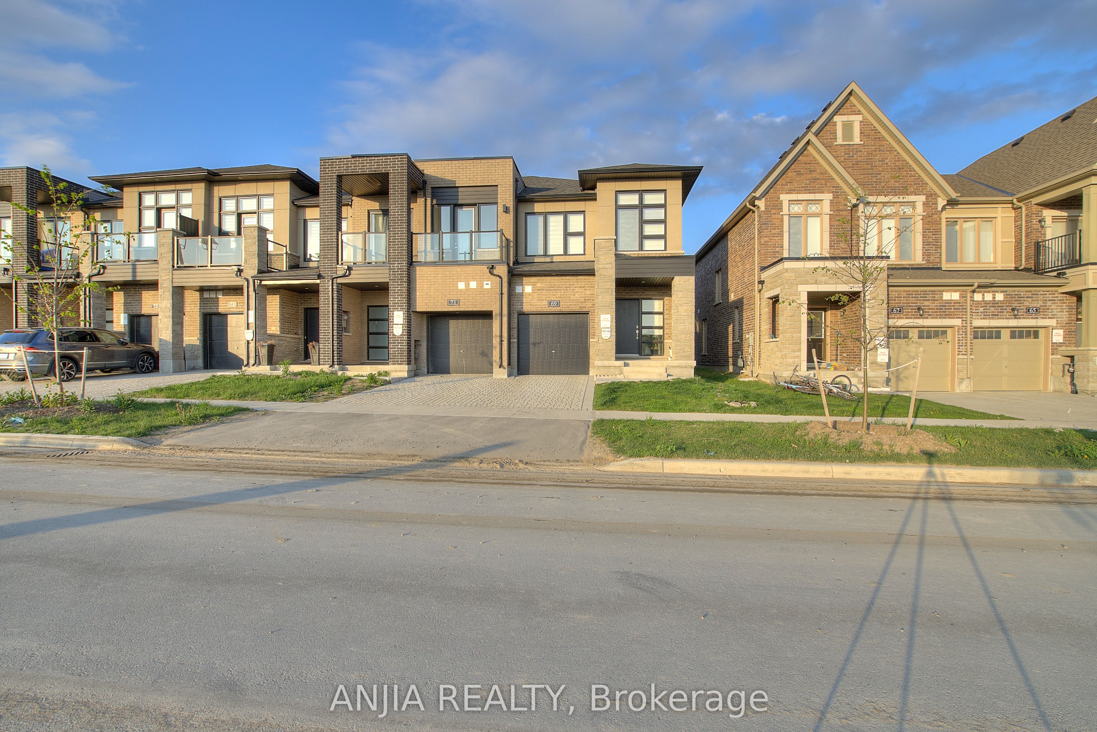 69 Freeman Williams Street Property Photo 3