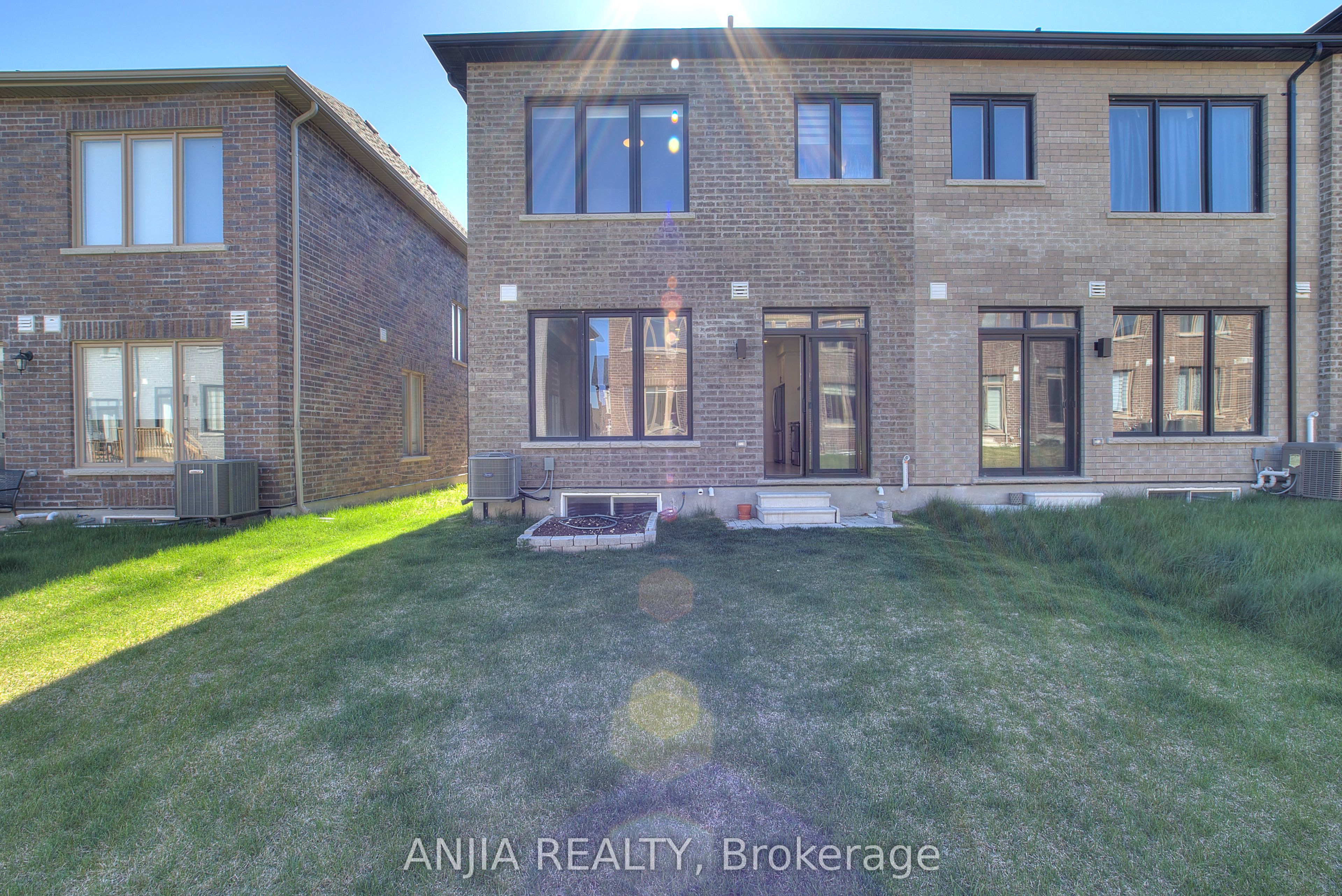 69 Freeman Williams Street Property Photo 5