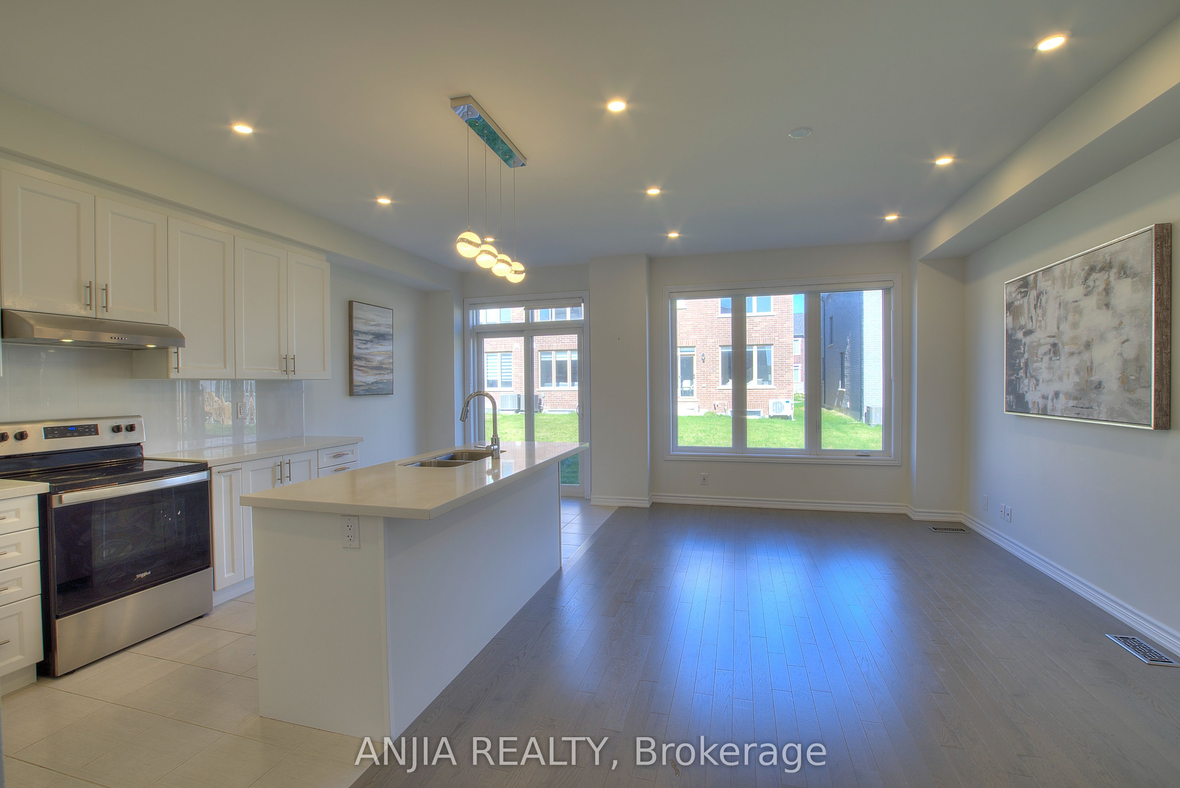 69 Freeman Williams Street Property Photo 6