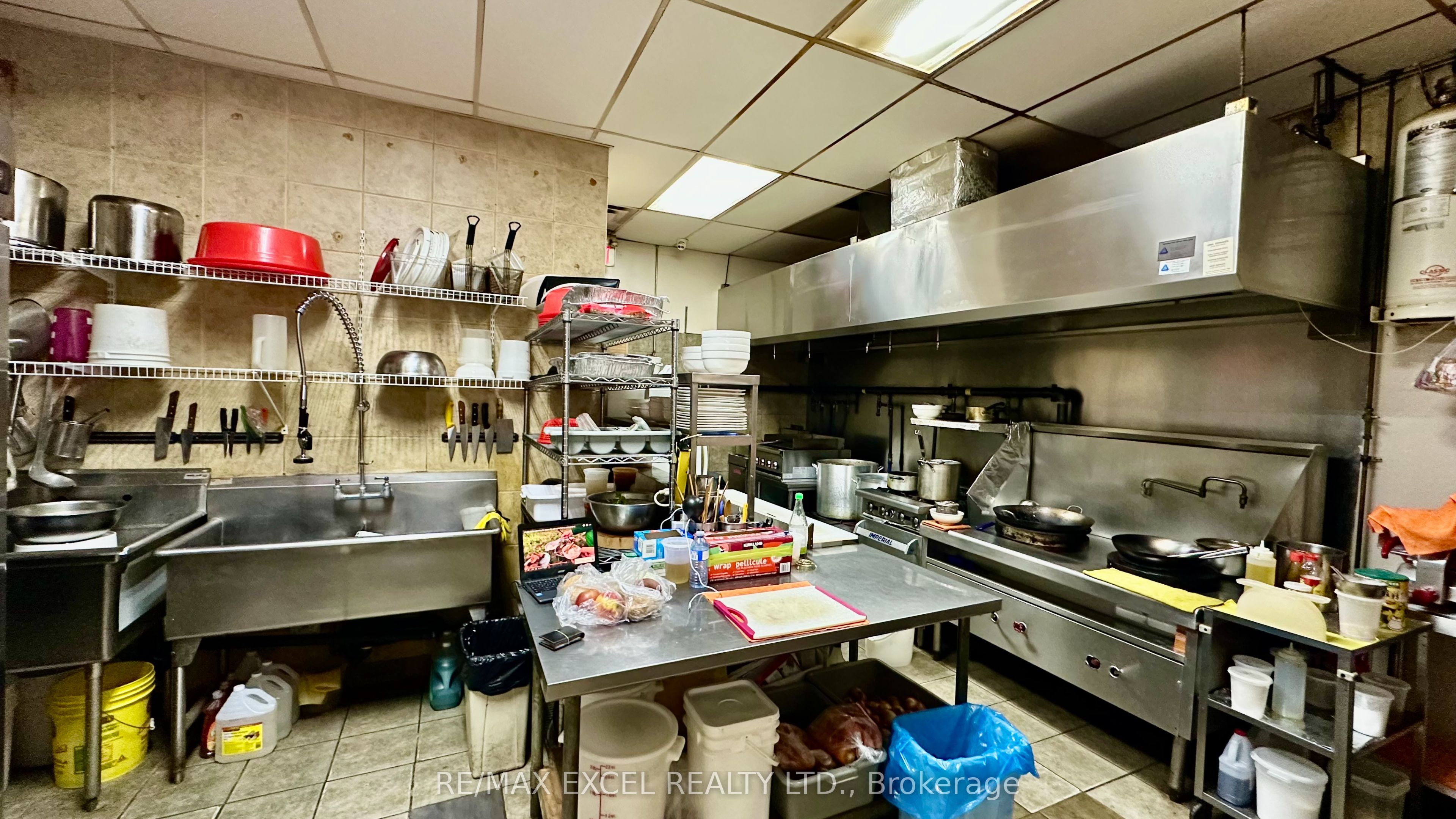 15461 Yonge St Property Photo 6