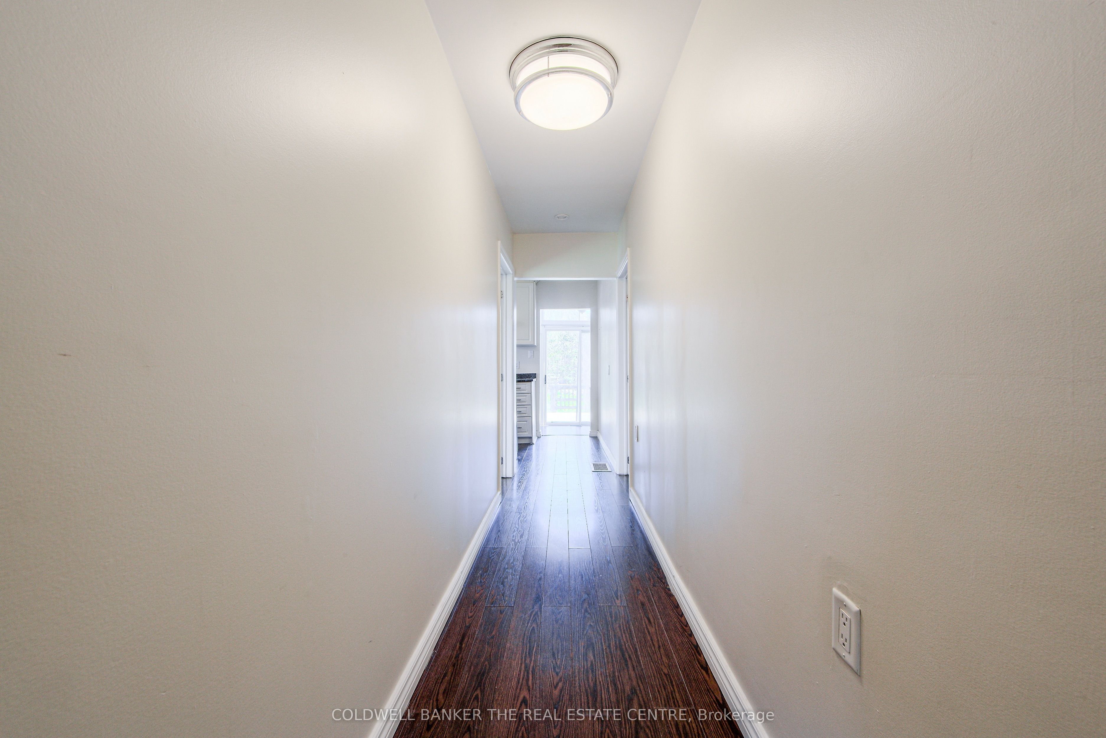 721 9th Line Property Photo 6