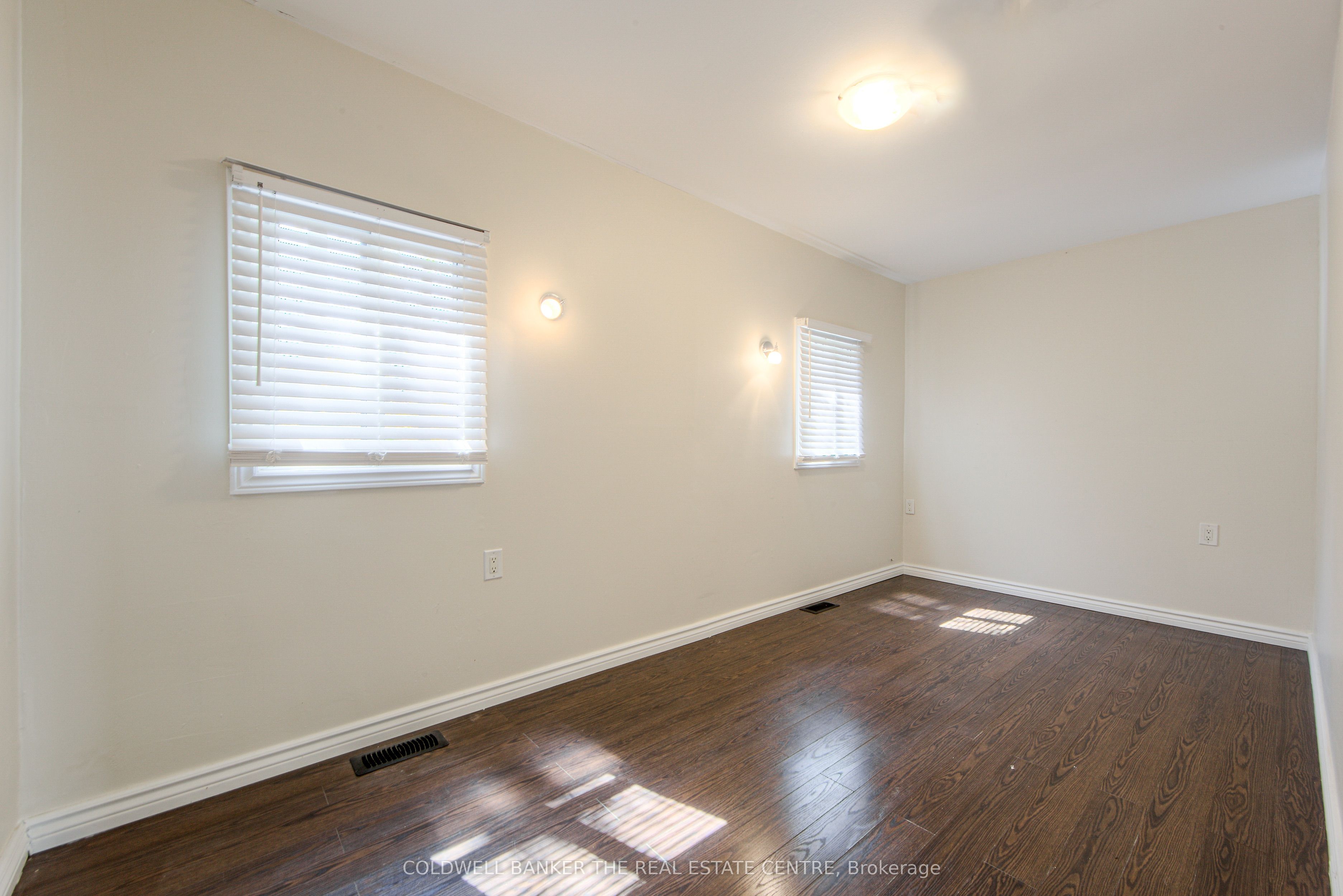 721 9th Line Property Photo 7