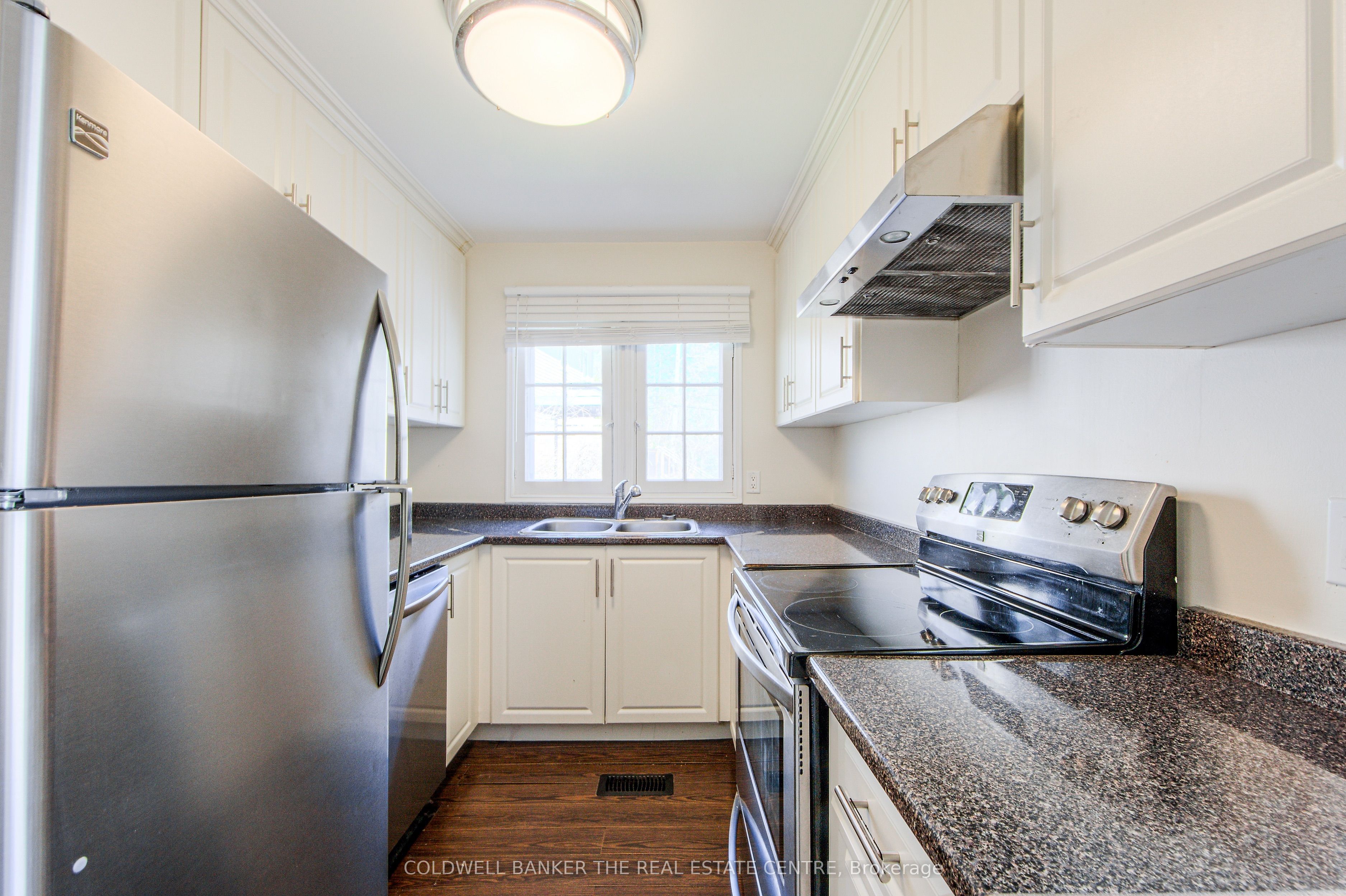721 9th Line Property Photo 8
