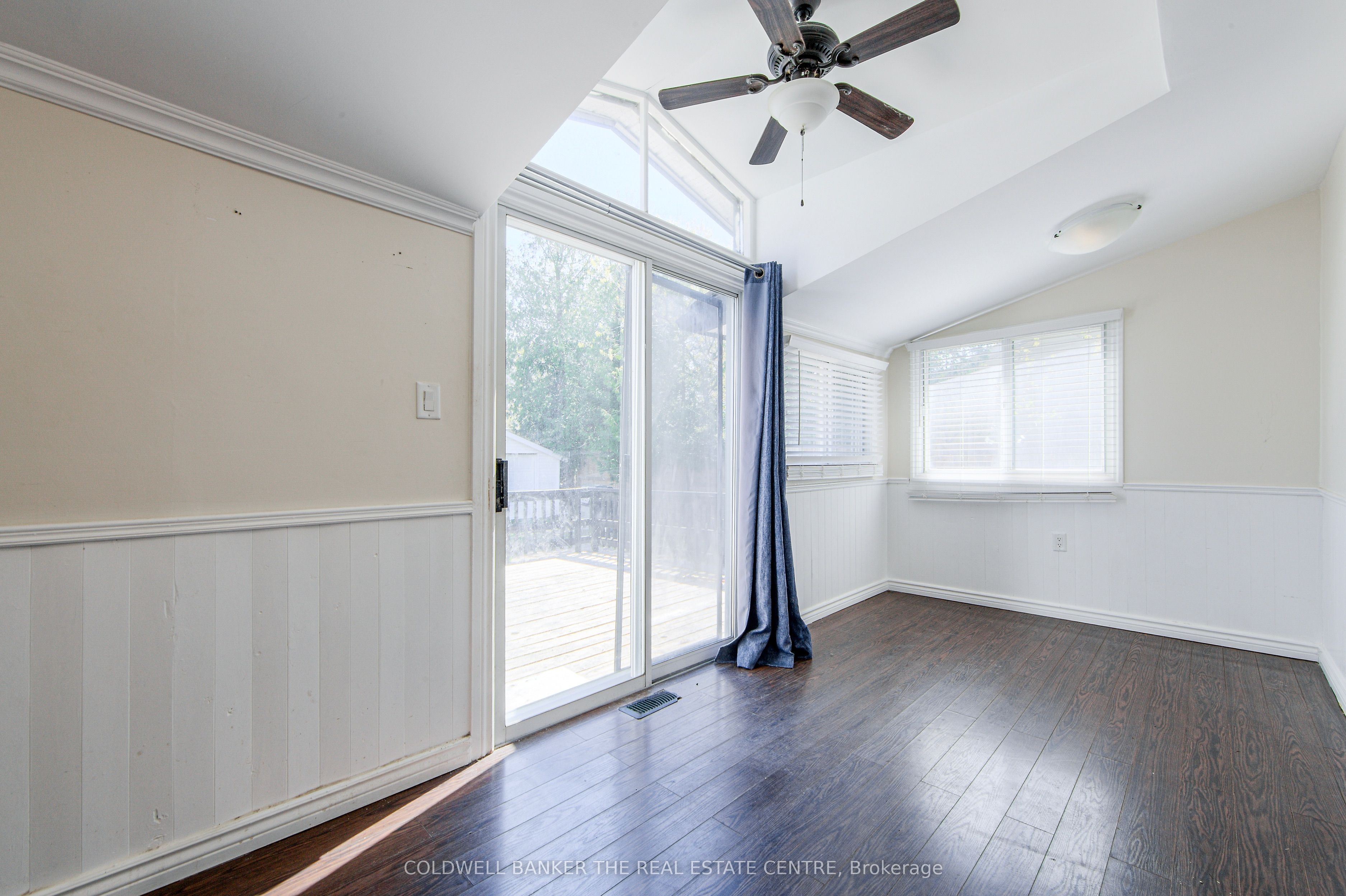 721 9th Line Property Photo 11