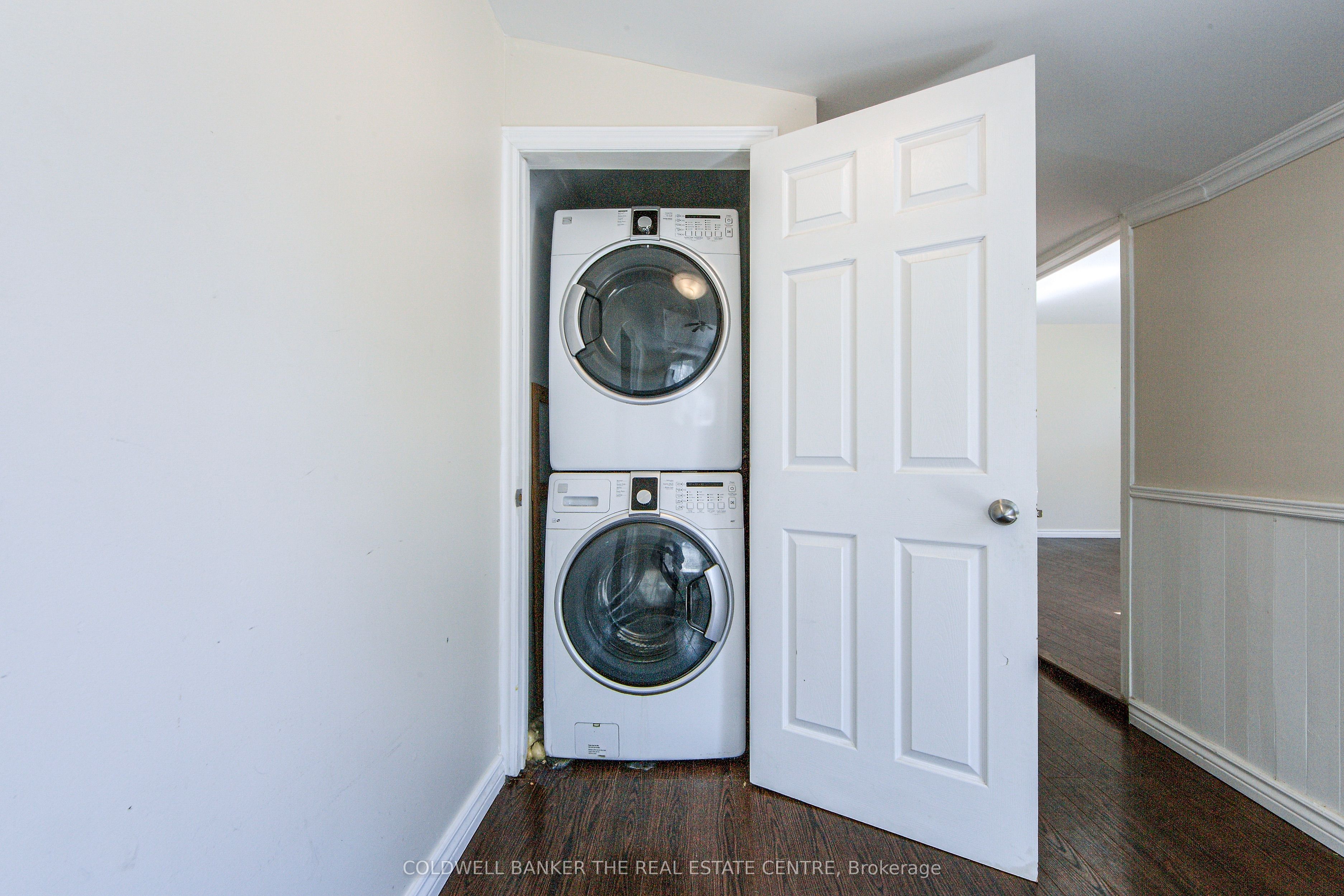 721 9th Line Property Photo 12