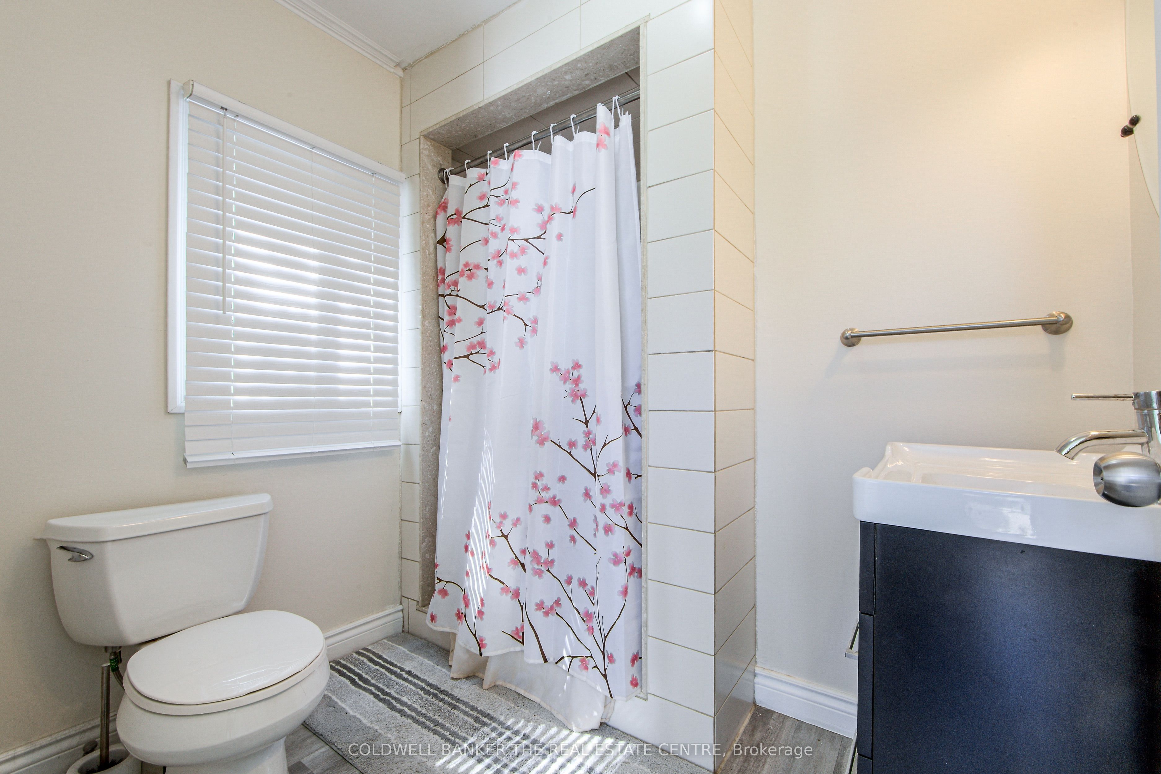 721 9th Line Property Photo 14