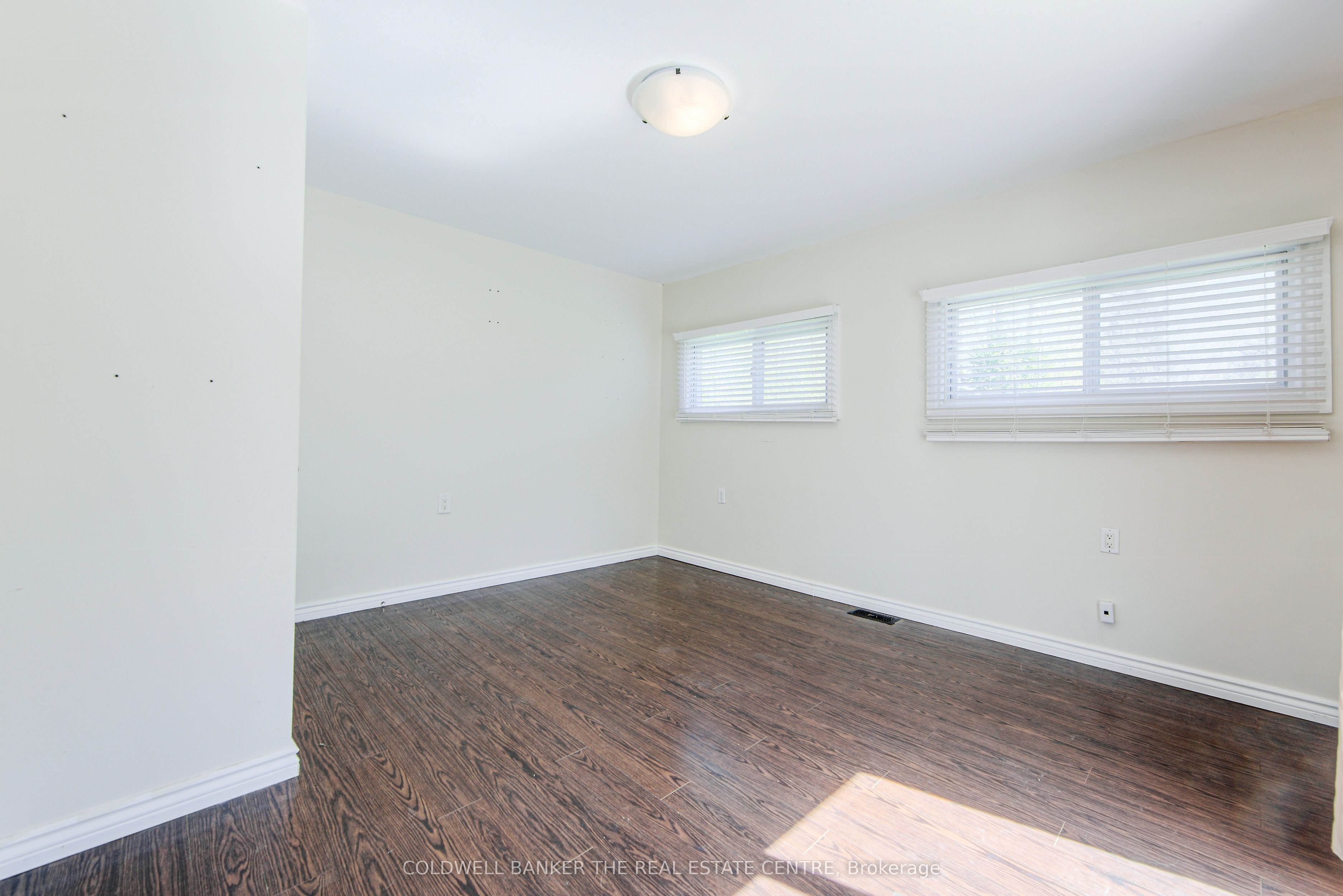 721 9th Line Property Photo 15