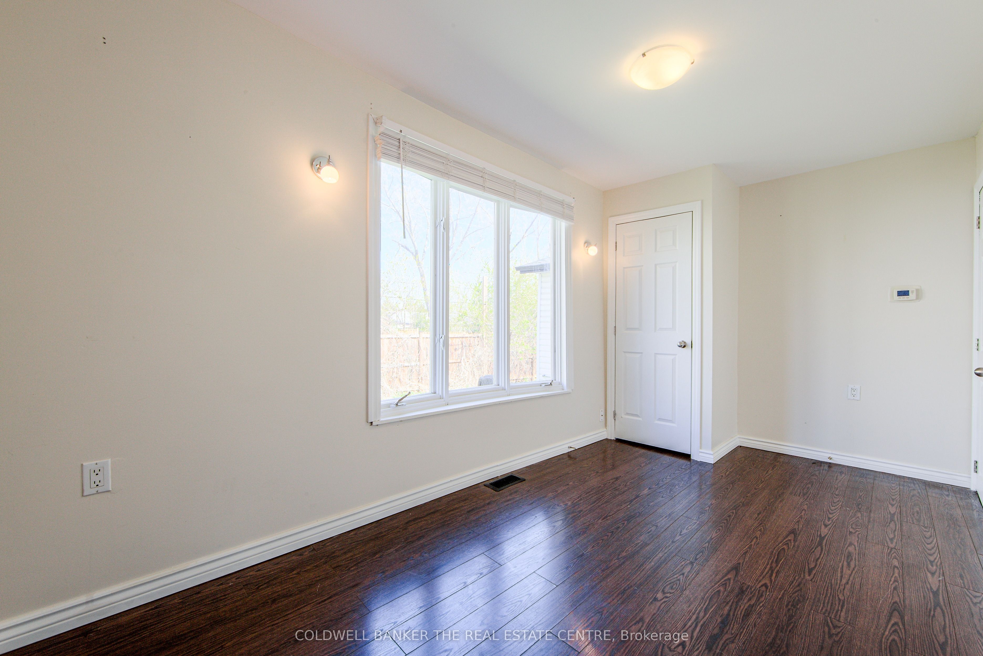 721 9th Line Property Photo 21