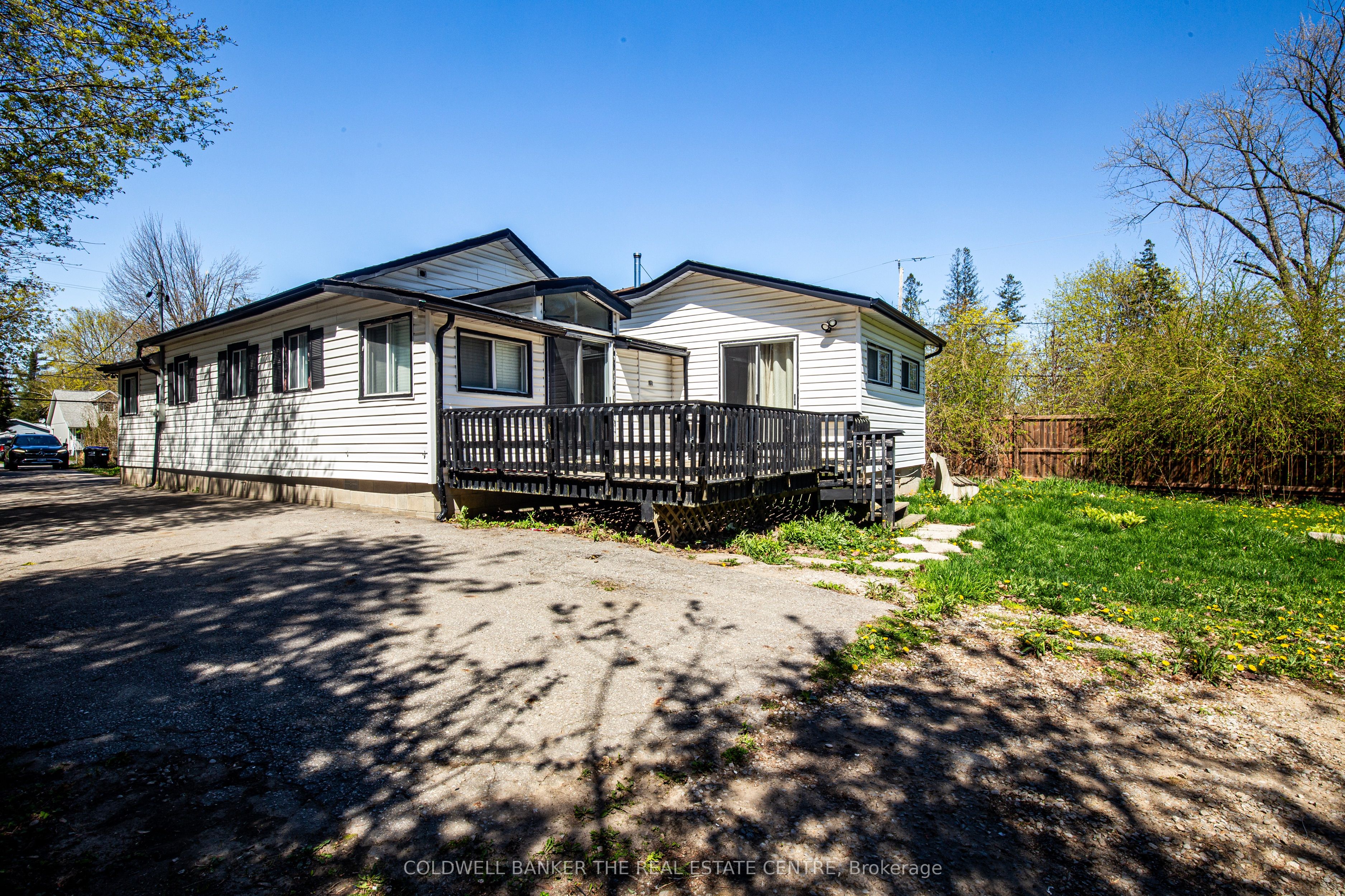 721 9th Line Property Photo 24