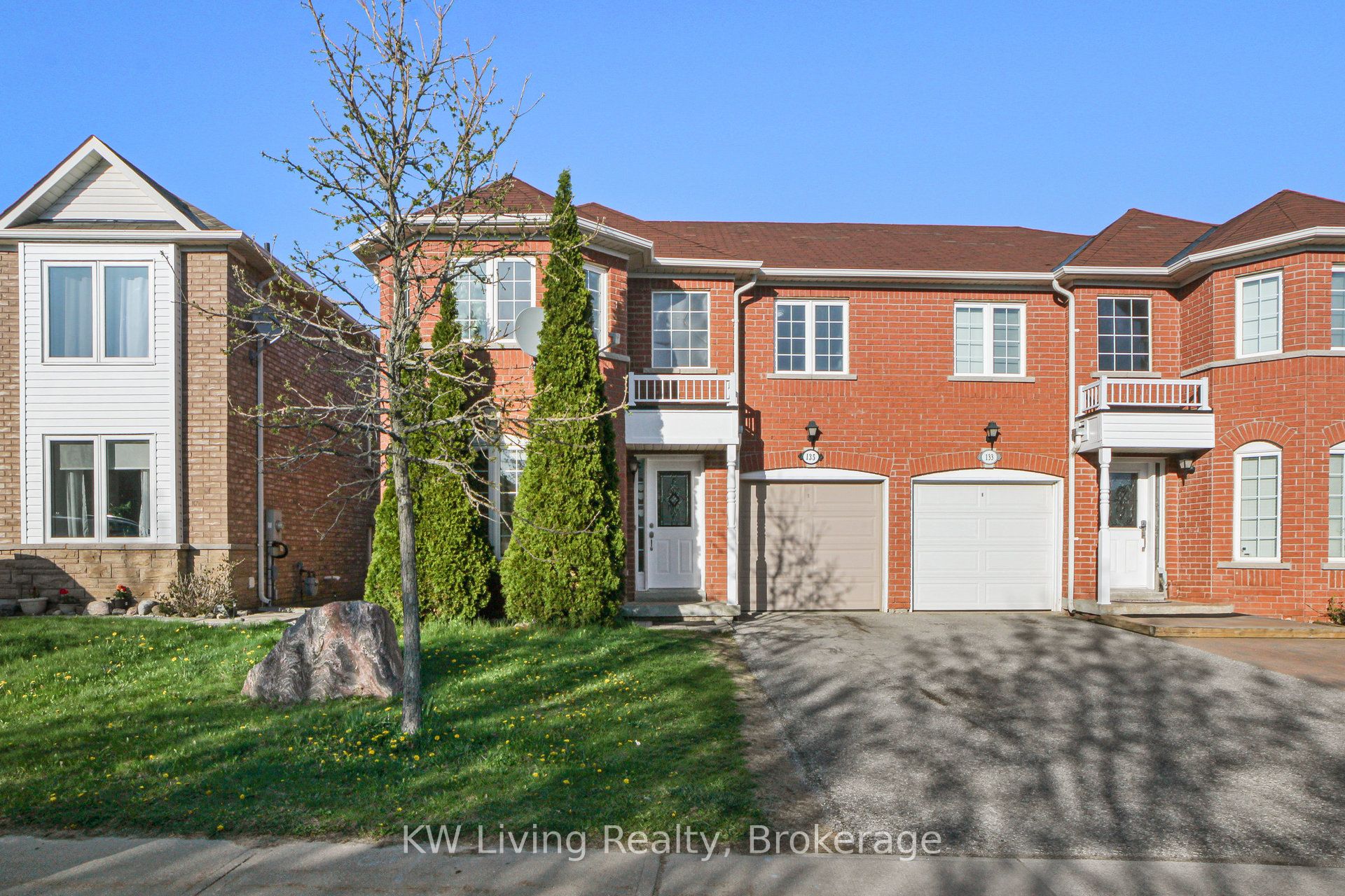 135 Wainscot Avenue Property Photo 1