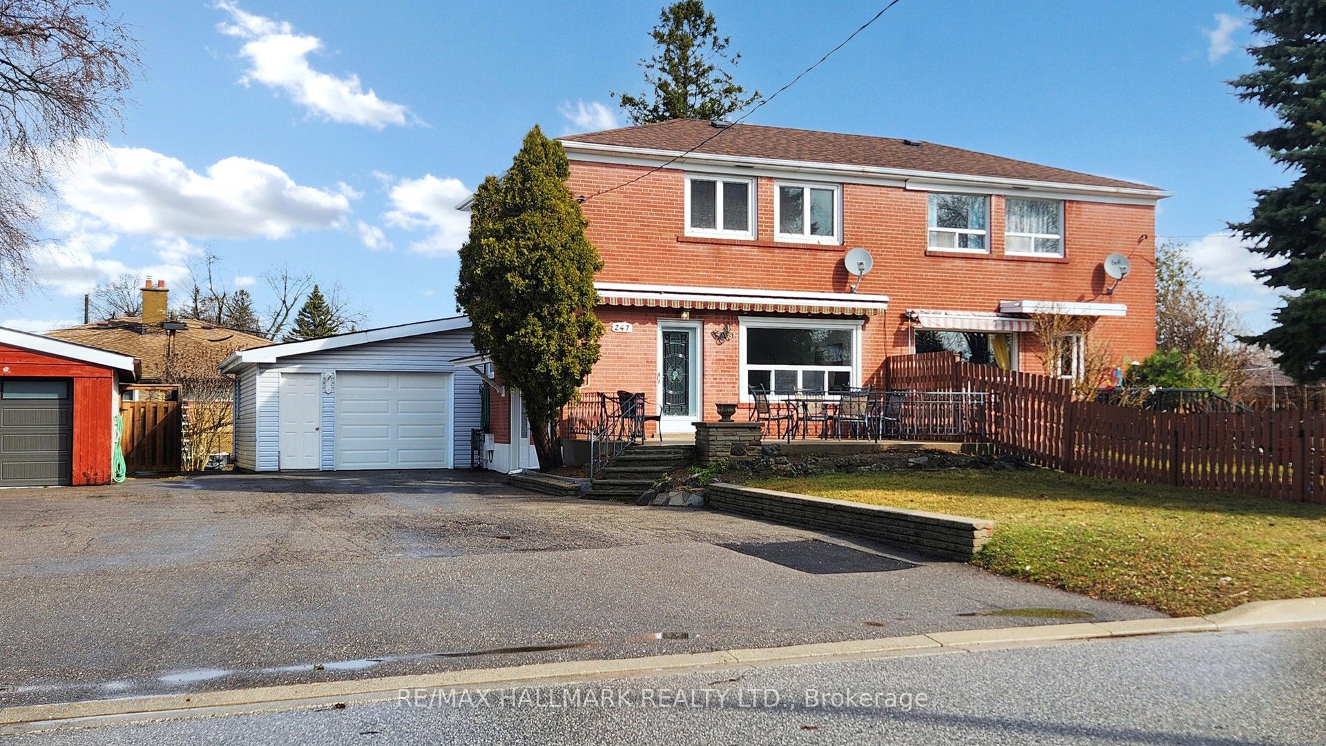247 Demaine Crescent Property Photo 2