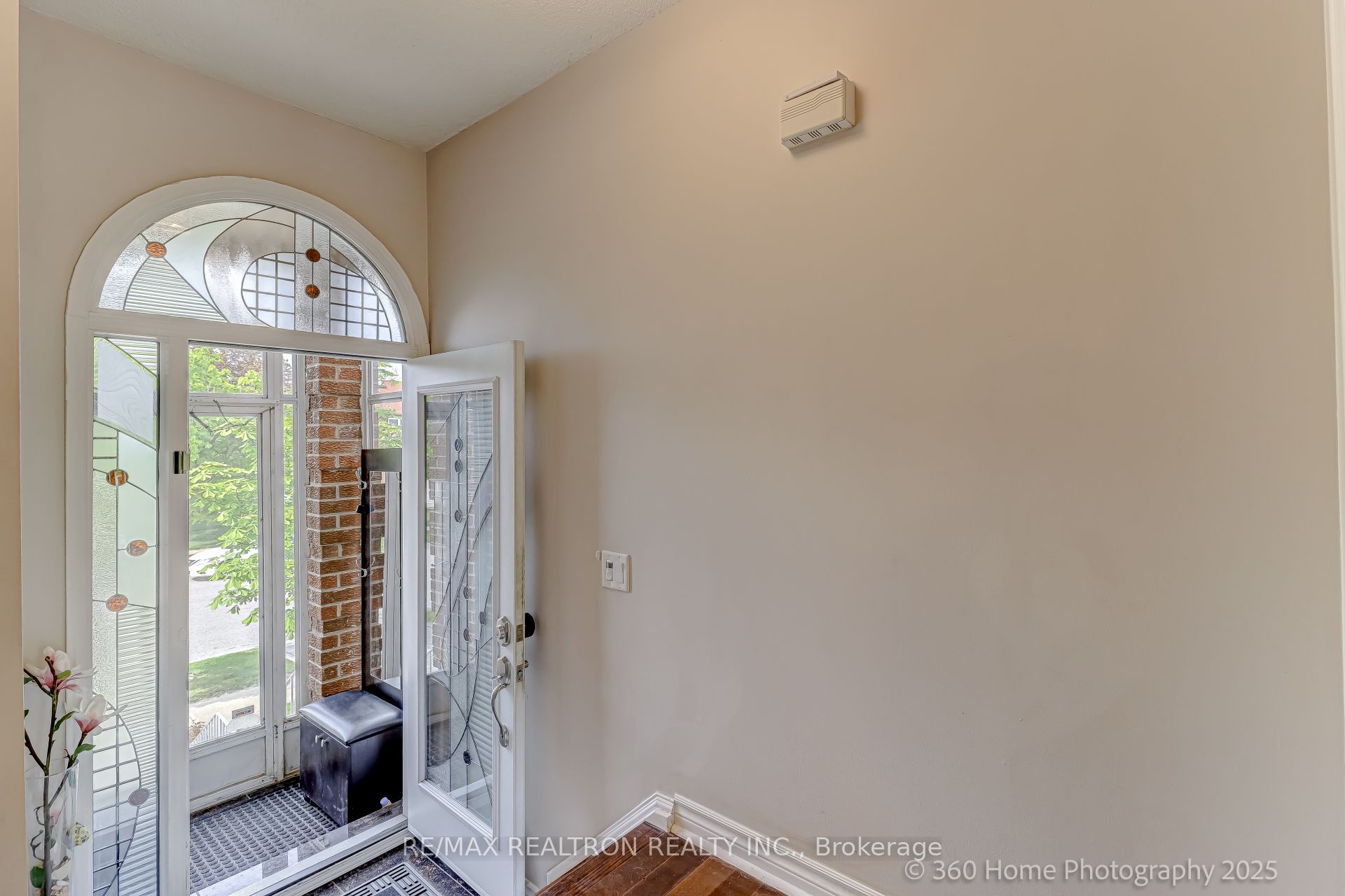 252 Charlton Avenue Property Photo 1