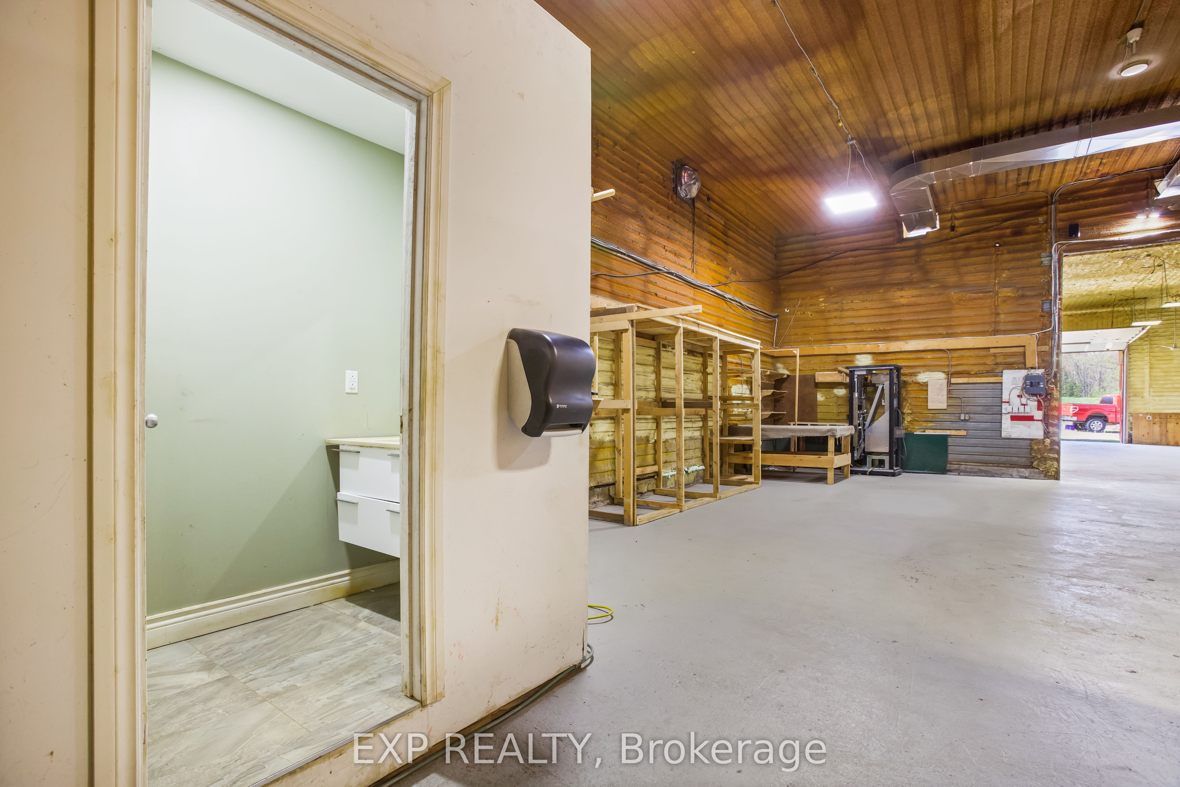 1153 Canal Rd Property Photo 21