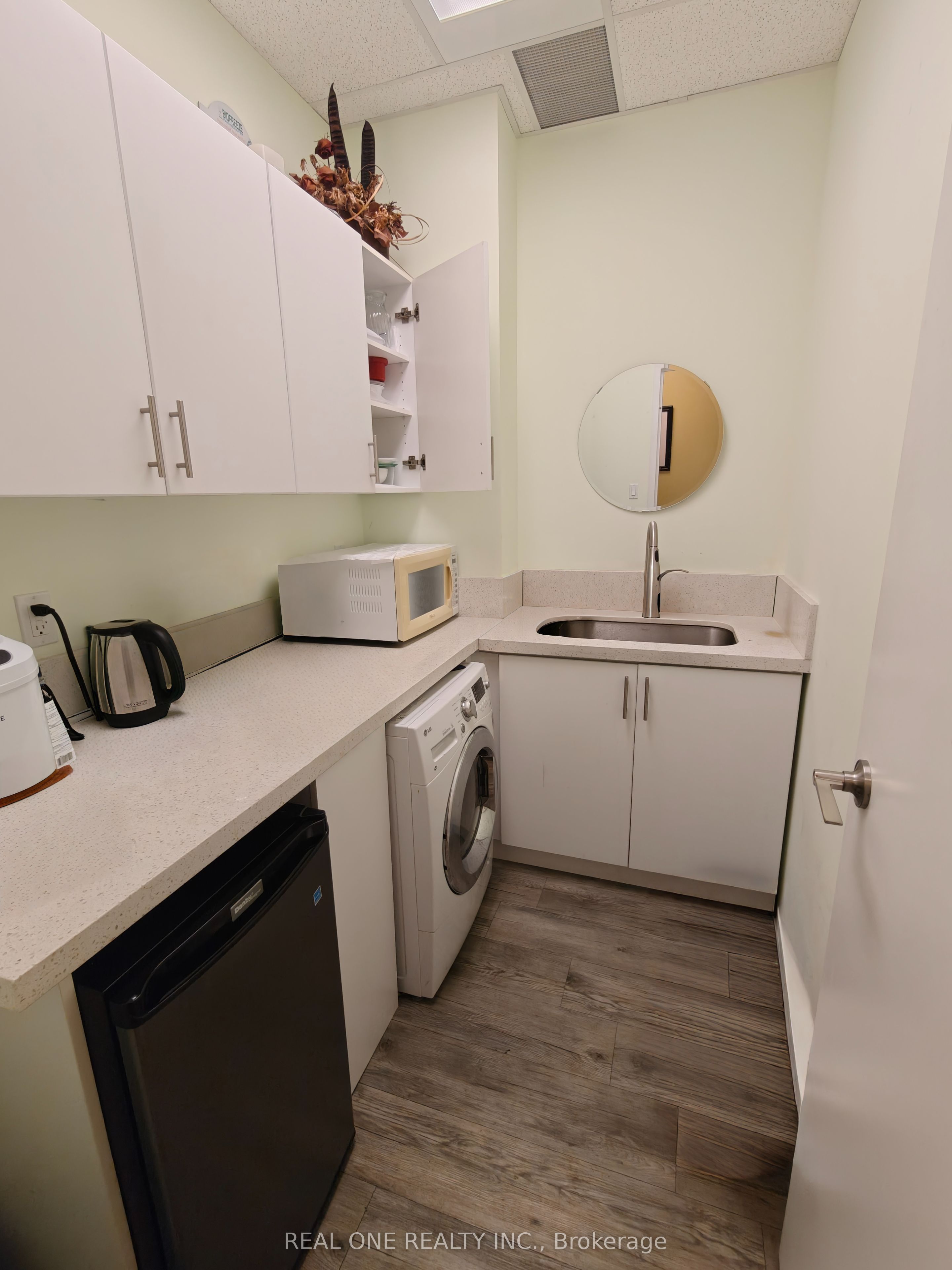 7191 Yonge Street 204 Property Photo 11
