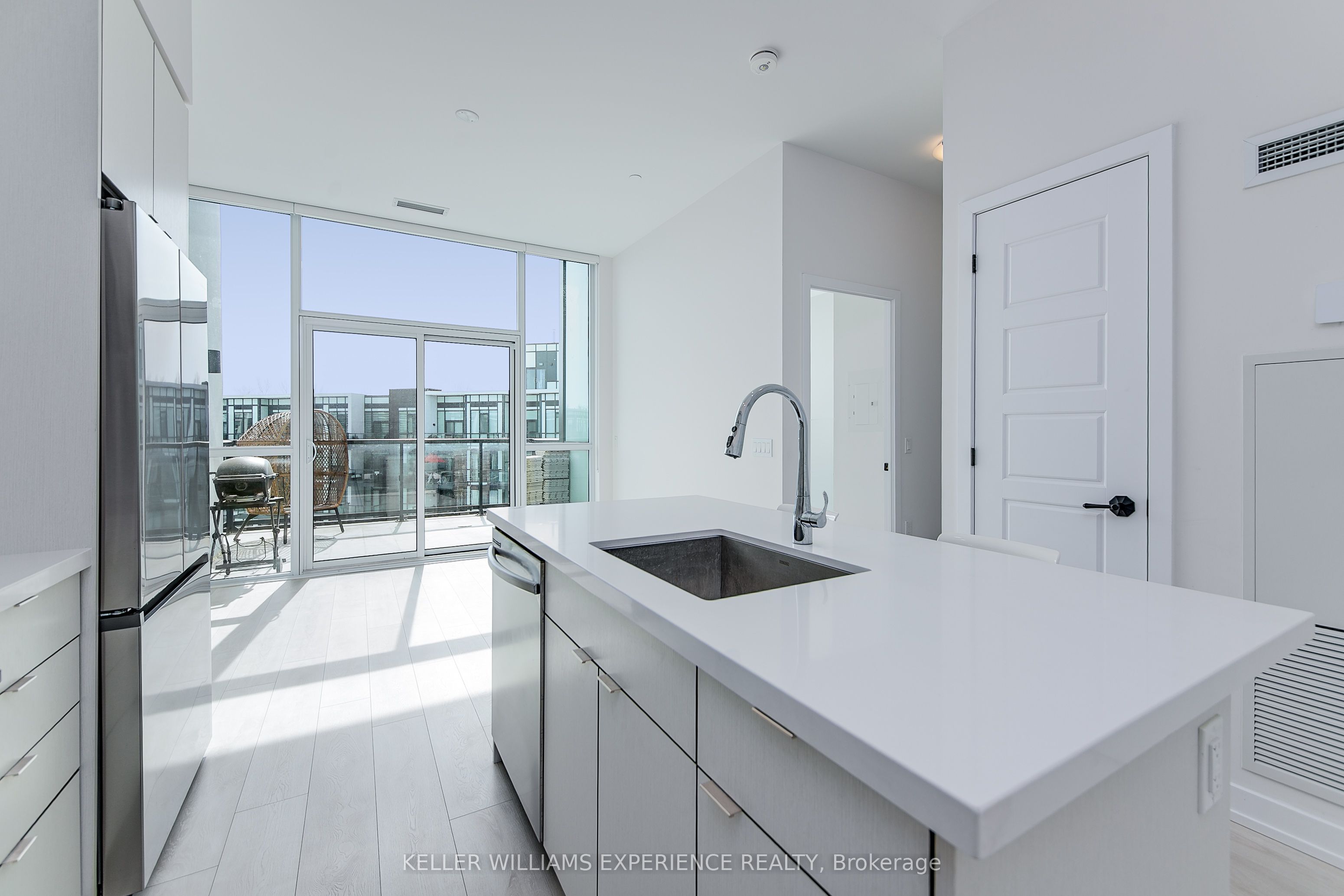 #402 - 415 Sea Ray Avenue Property Photo 1