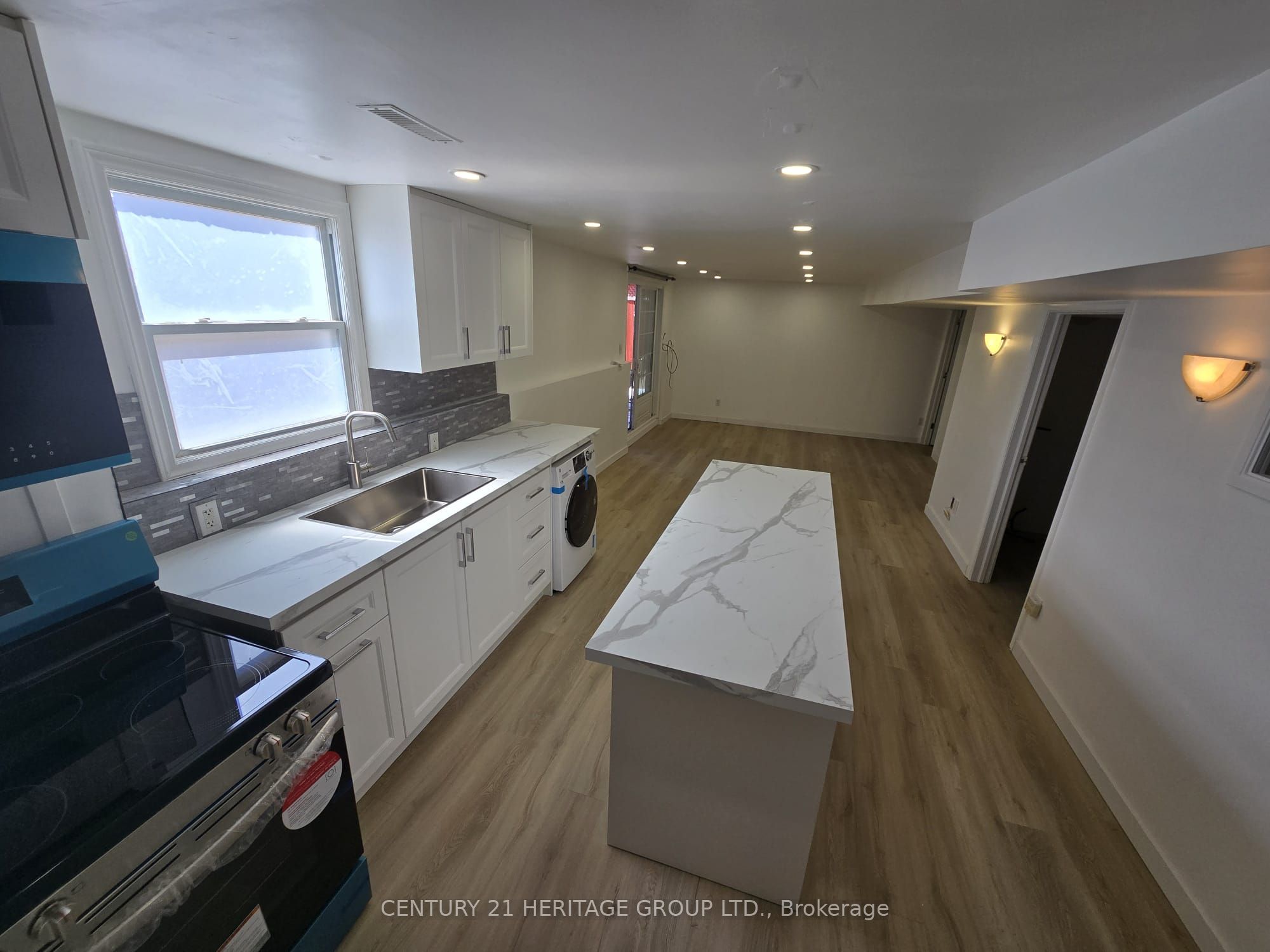 #bsmnt - 942 Ferndale Crescent Property Photo 1