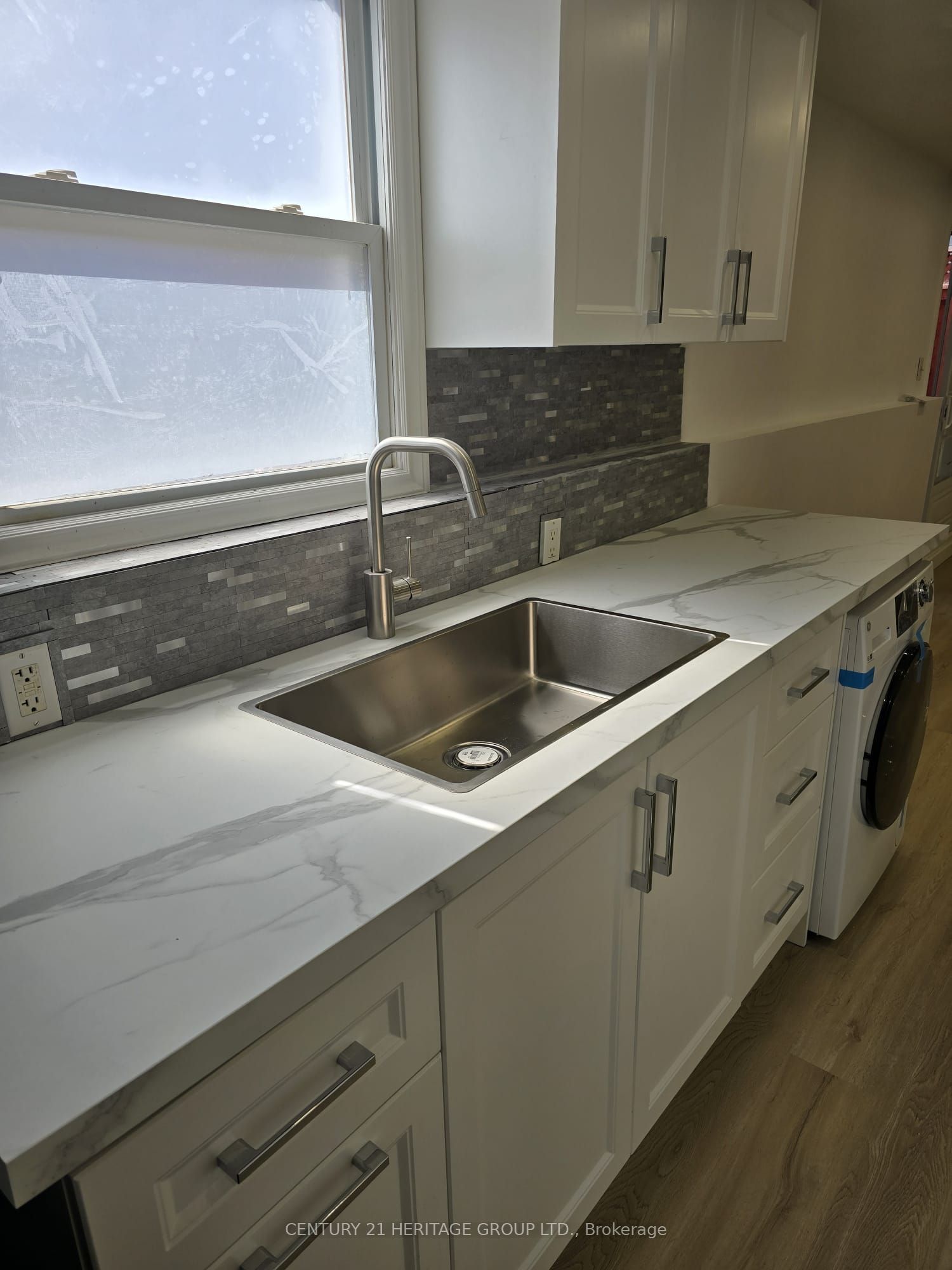 #bsmnt - 942 Ferndale Crescent Property Photo 2