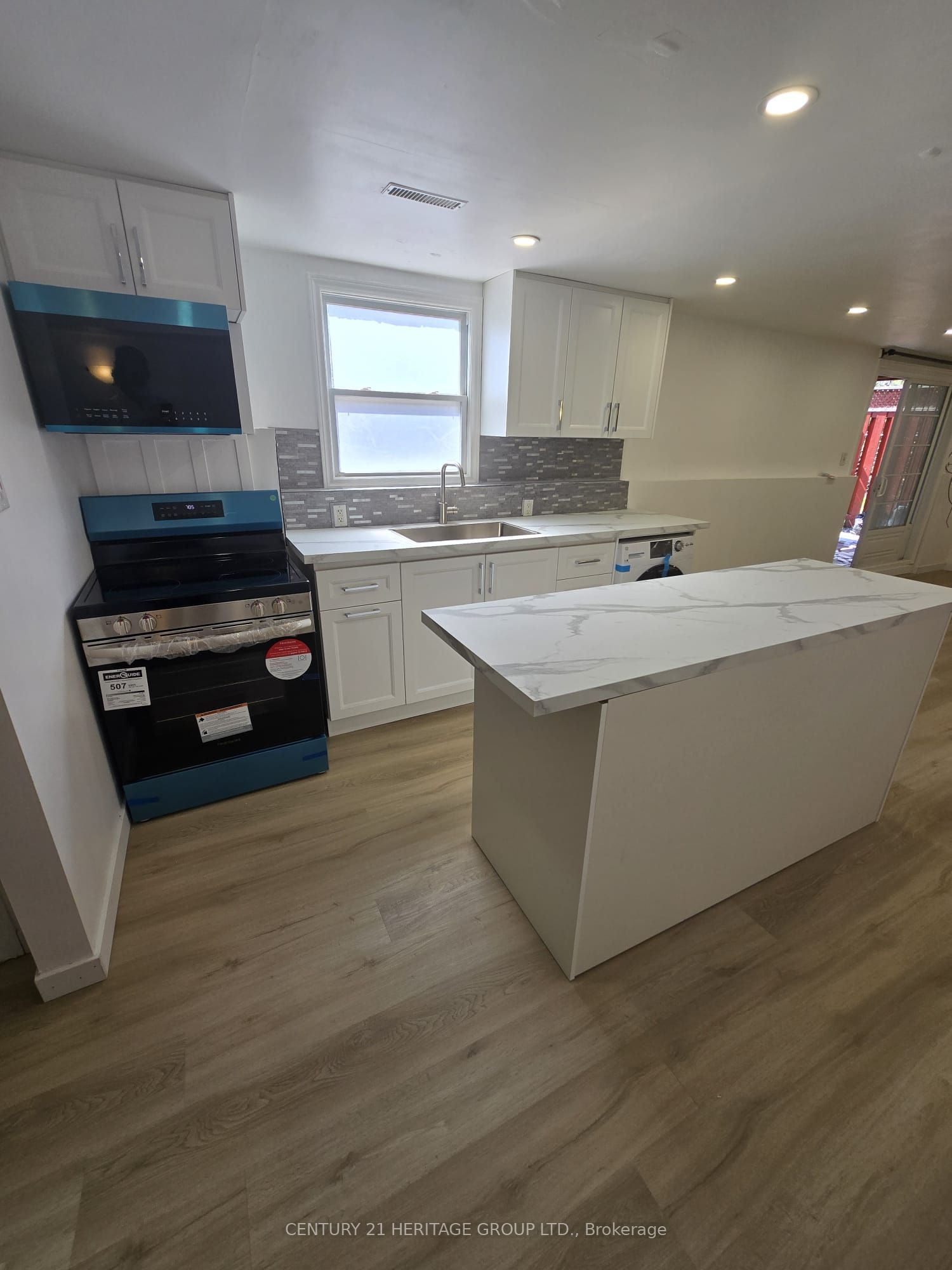 #bsmnt - 942 Ferndale Crescent Property Photo 3