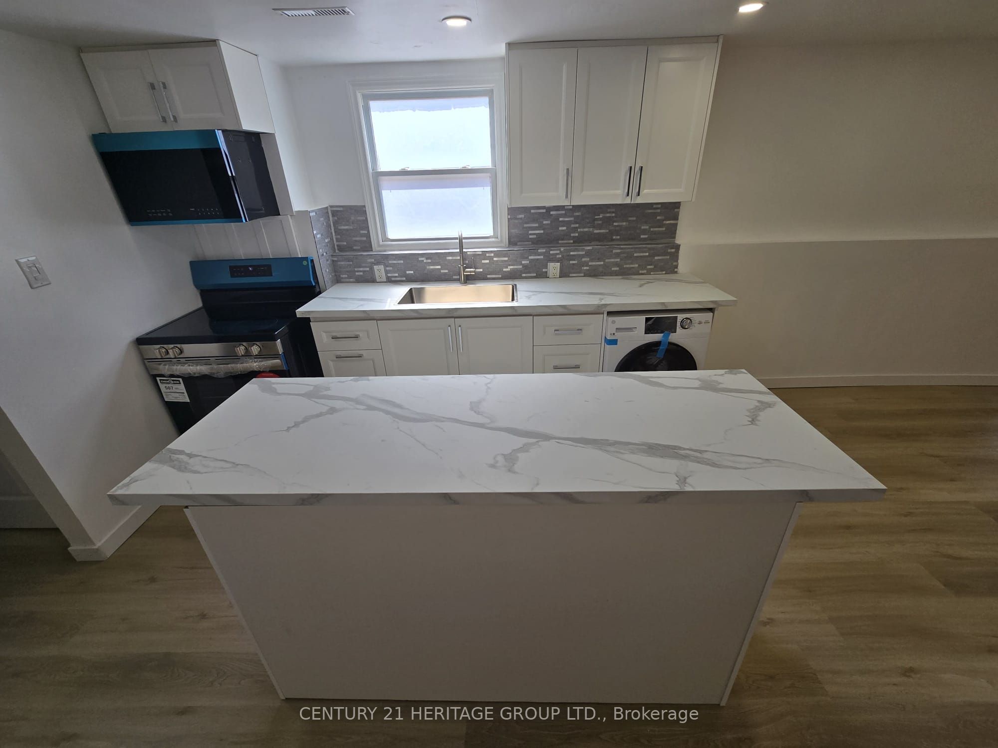 #bsmnt - 942 Ferndale Crescent Property Photo 5