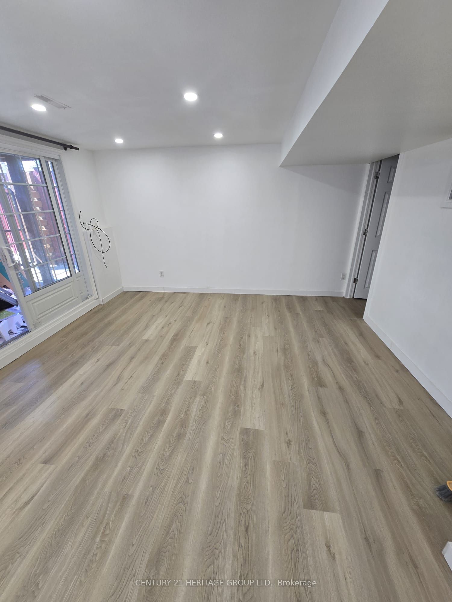 #bsmnt - 942 Ferndale Crescent Property Photo 9