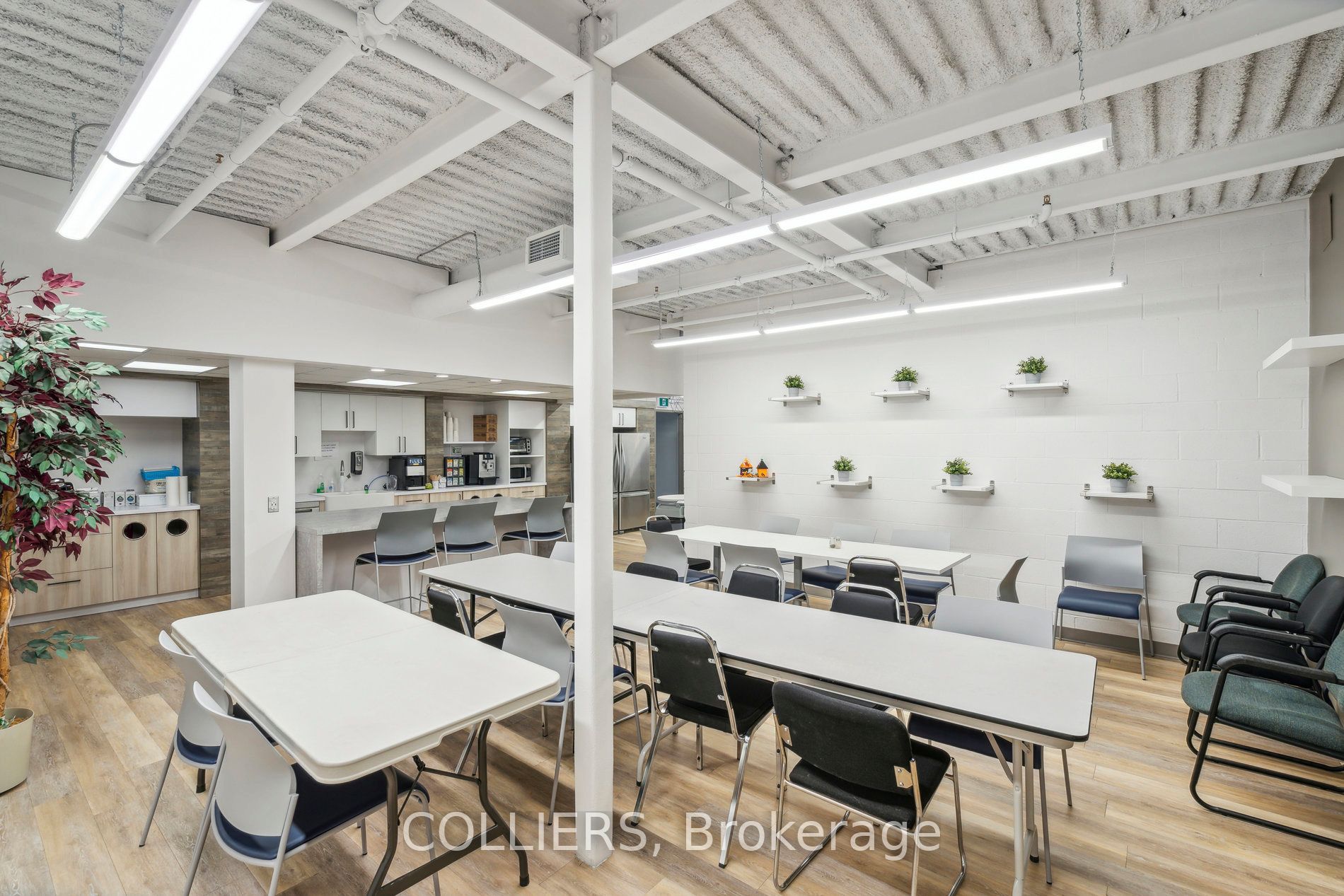 8111 Jane Street 1 & 2 Property Photo 12
