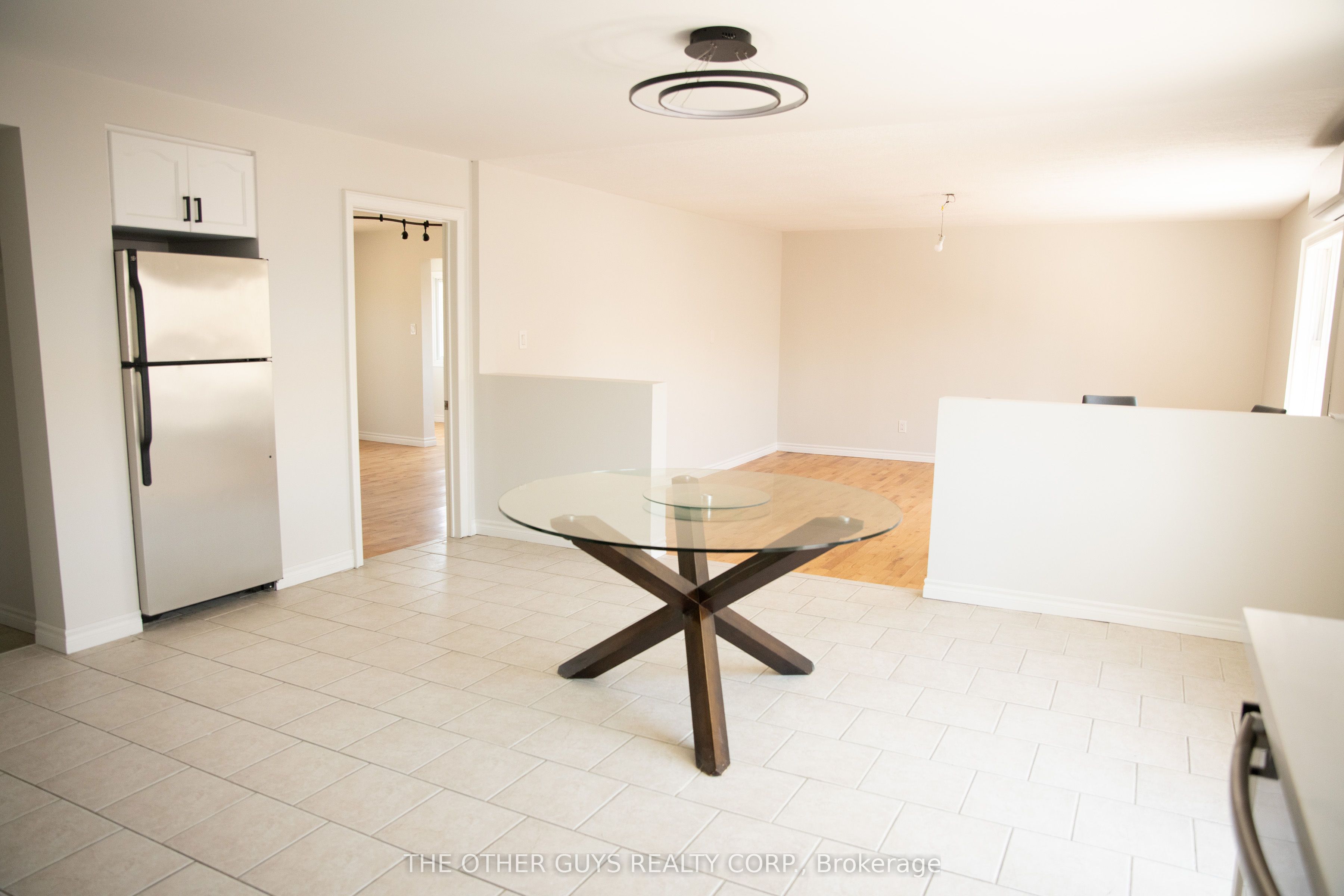 #upper - 244 Barrie Street Property Photo 5