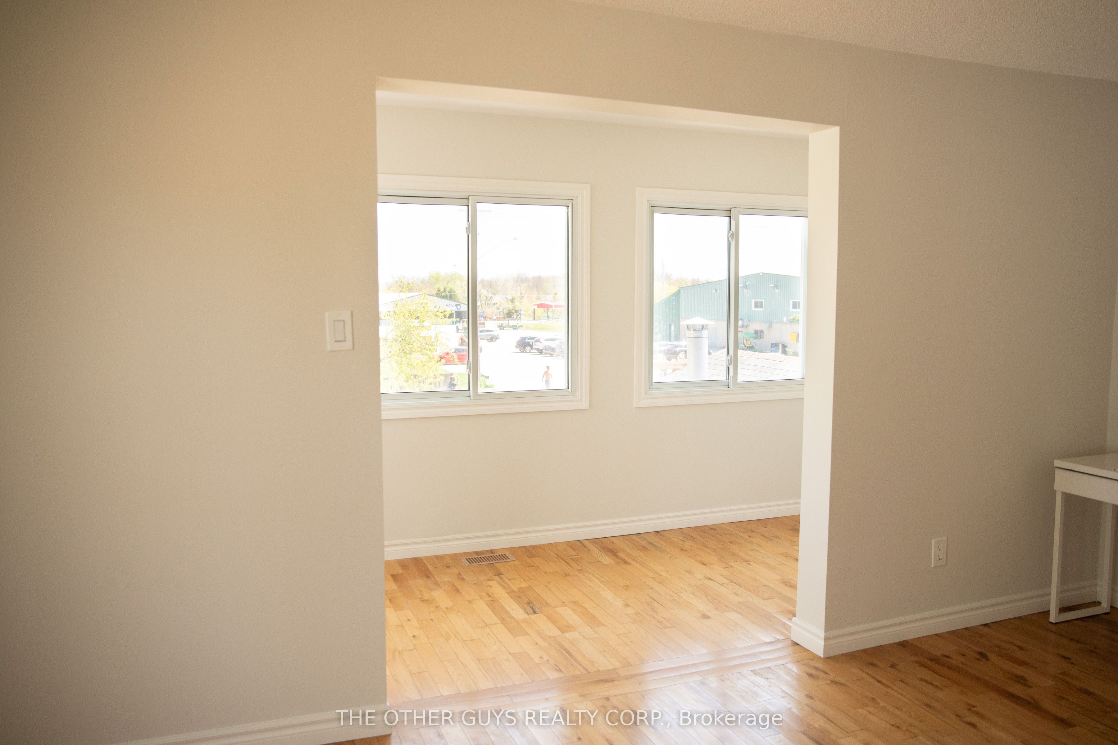 #upper - 244 Barrie Street Property Photo 10