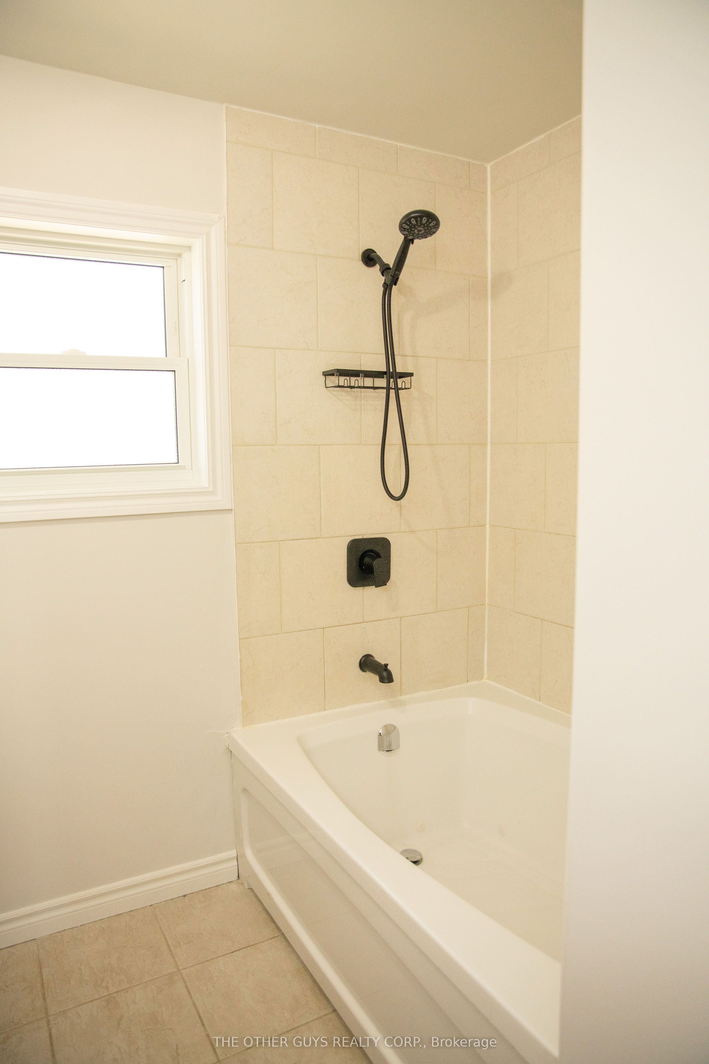 #upper - 244 Barrie Street Property Photo 20