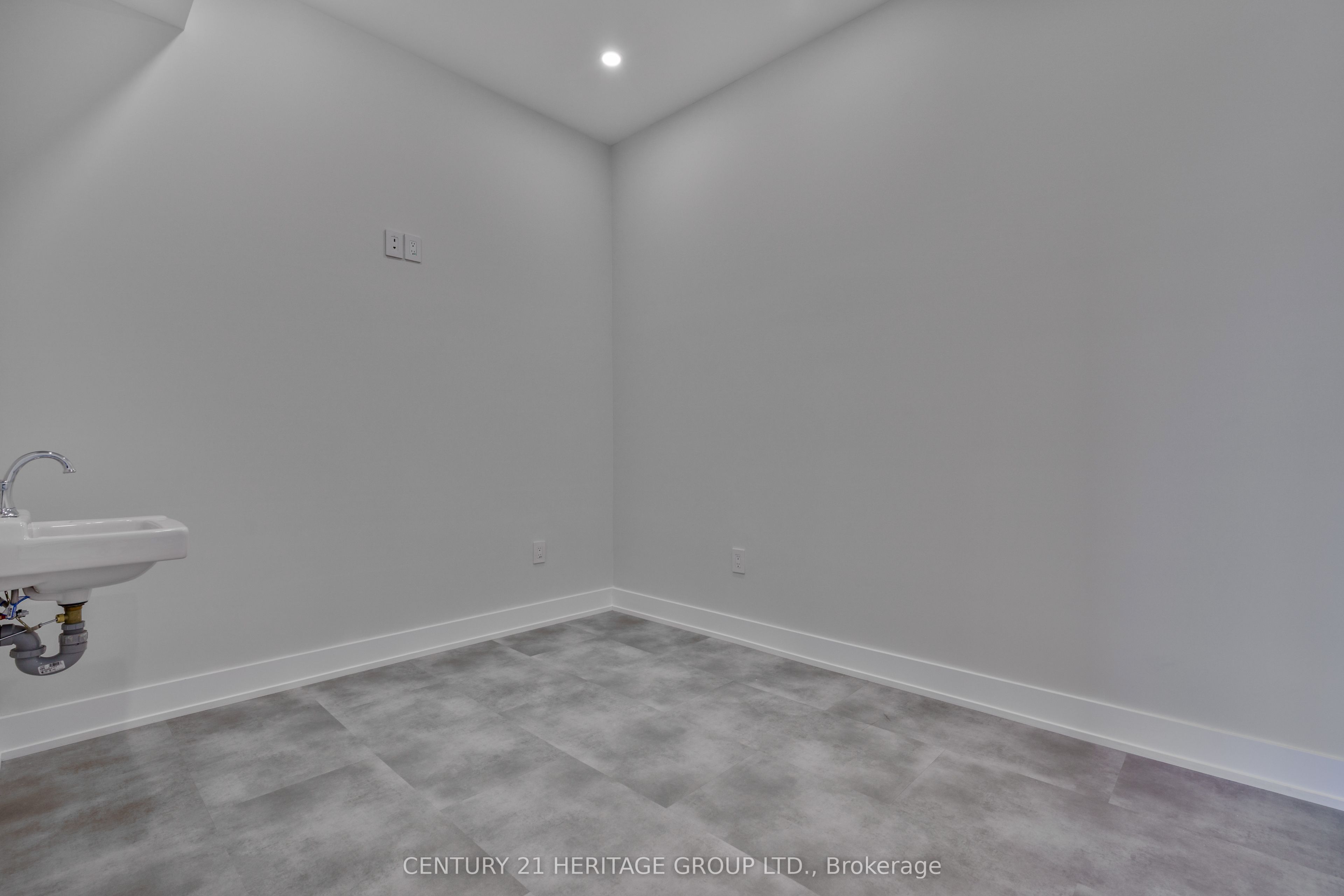 107 Toronto Street Property Photo 11