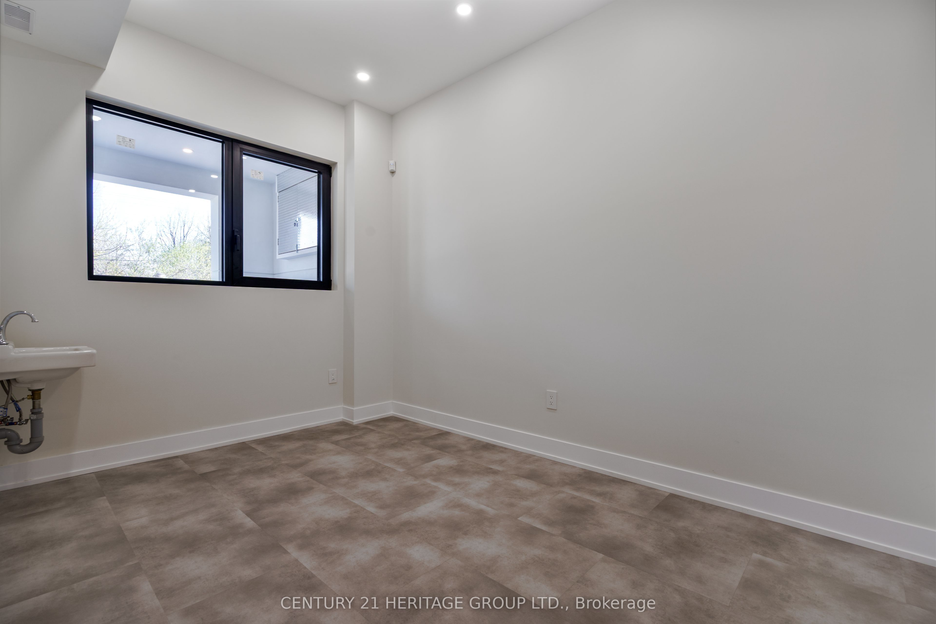 107 Toronto Street Property Photo 14