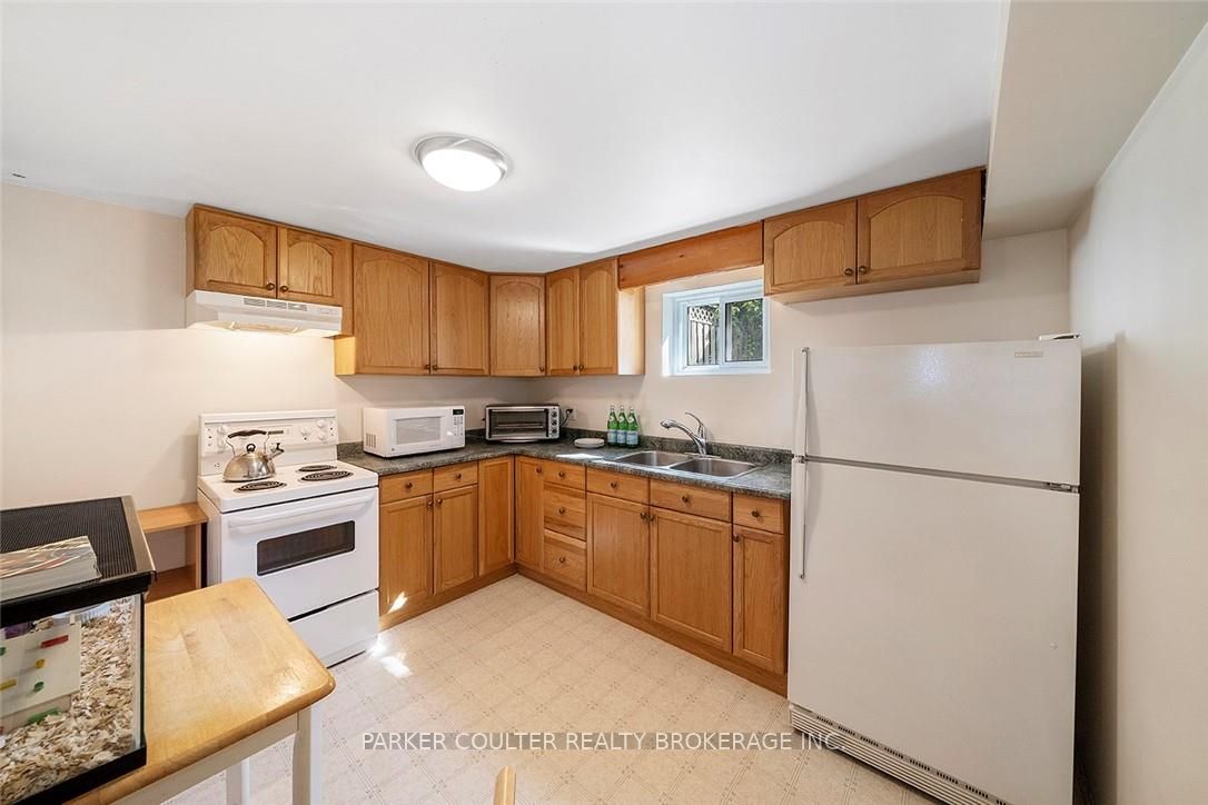 11 Robertson Road Property Photo 13