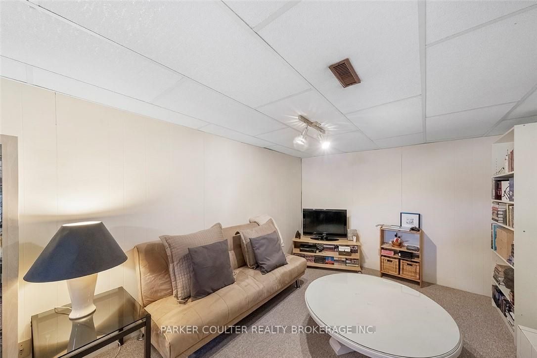 11 Robertson Road Property Photo 15