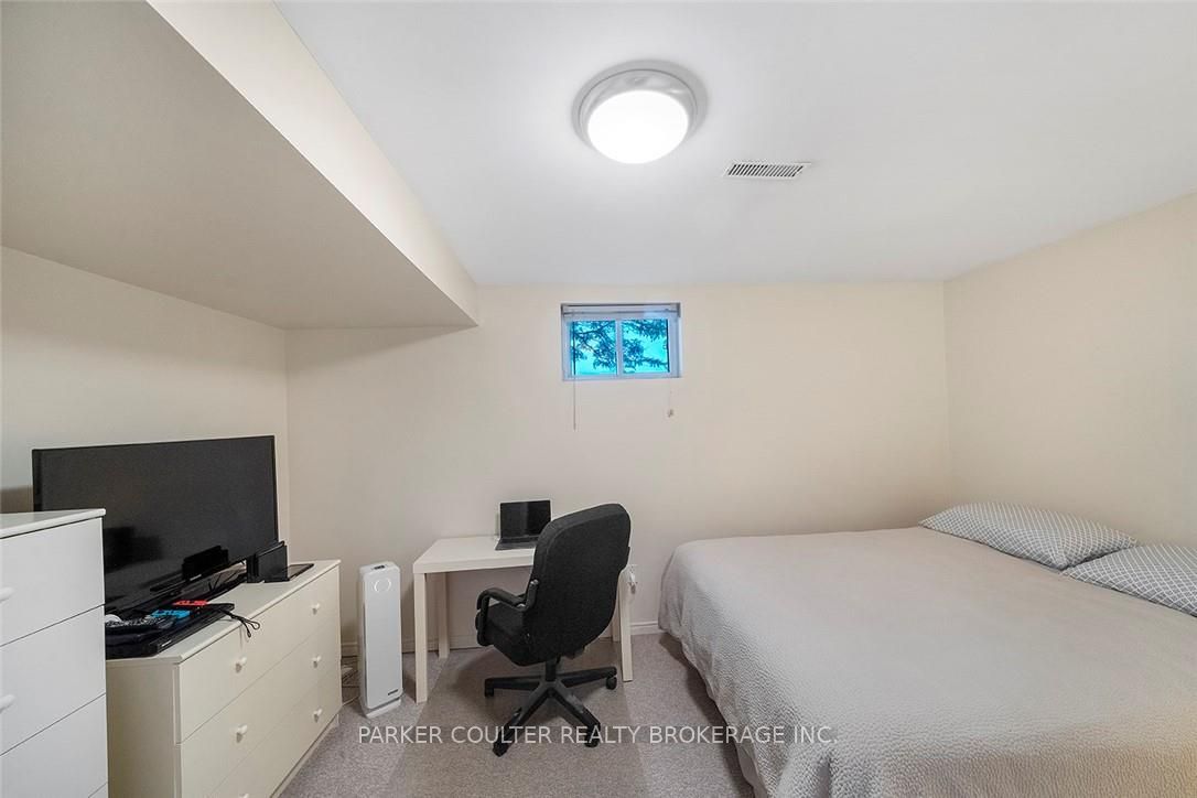 11 Robertson Road Property Photo 16