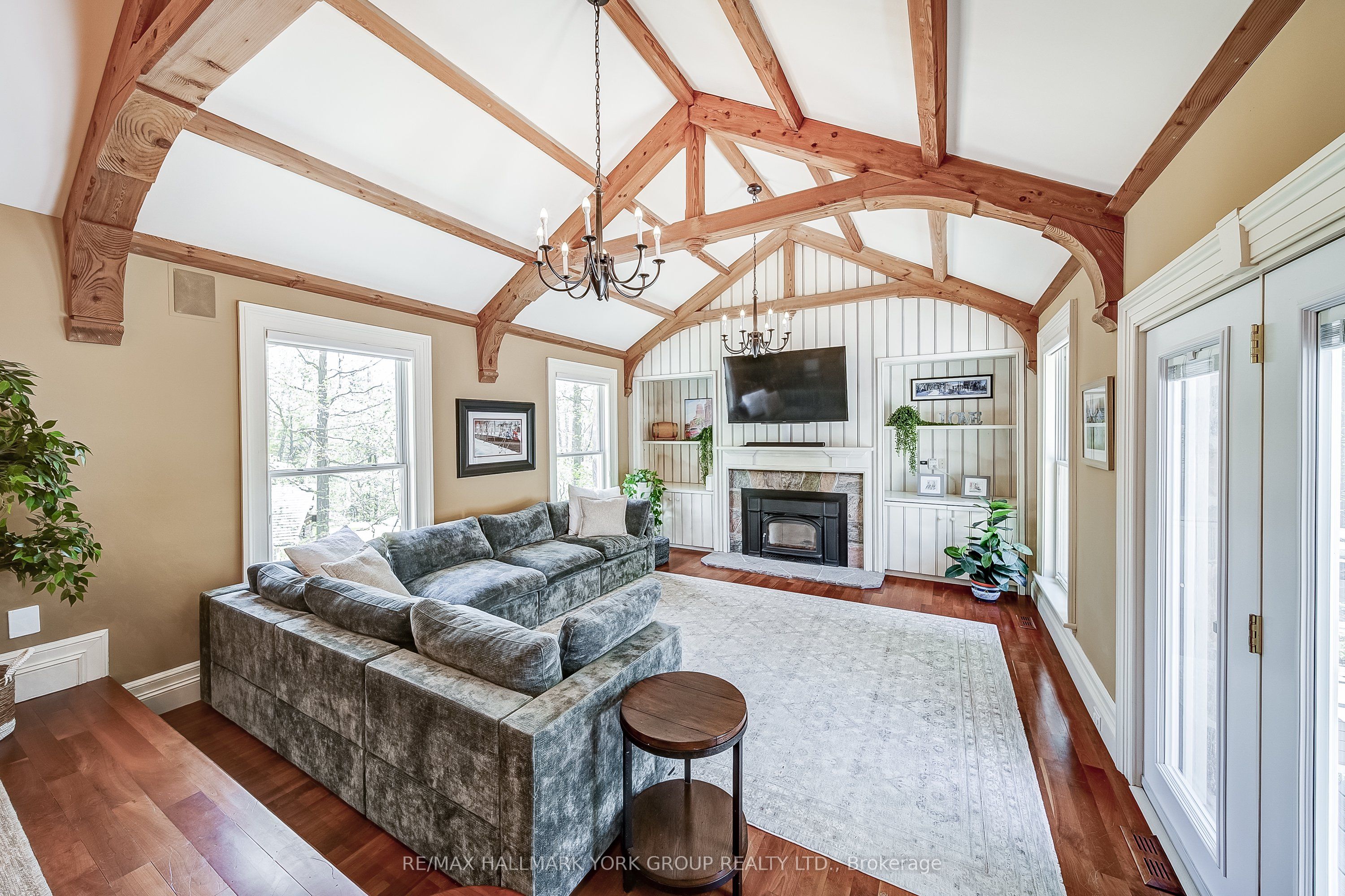 553 St John's Sideroad Property Photo 8